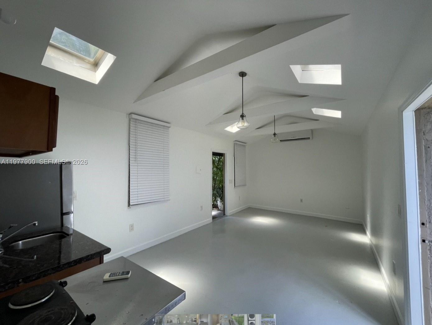 118 NW 24th St Miami, FL 33127