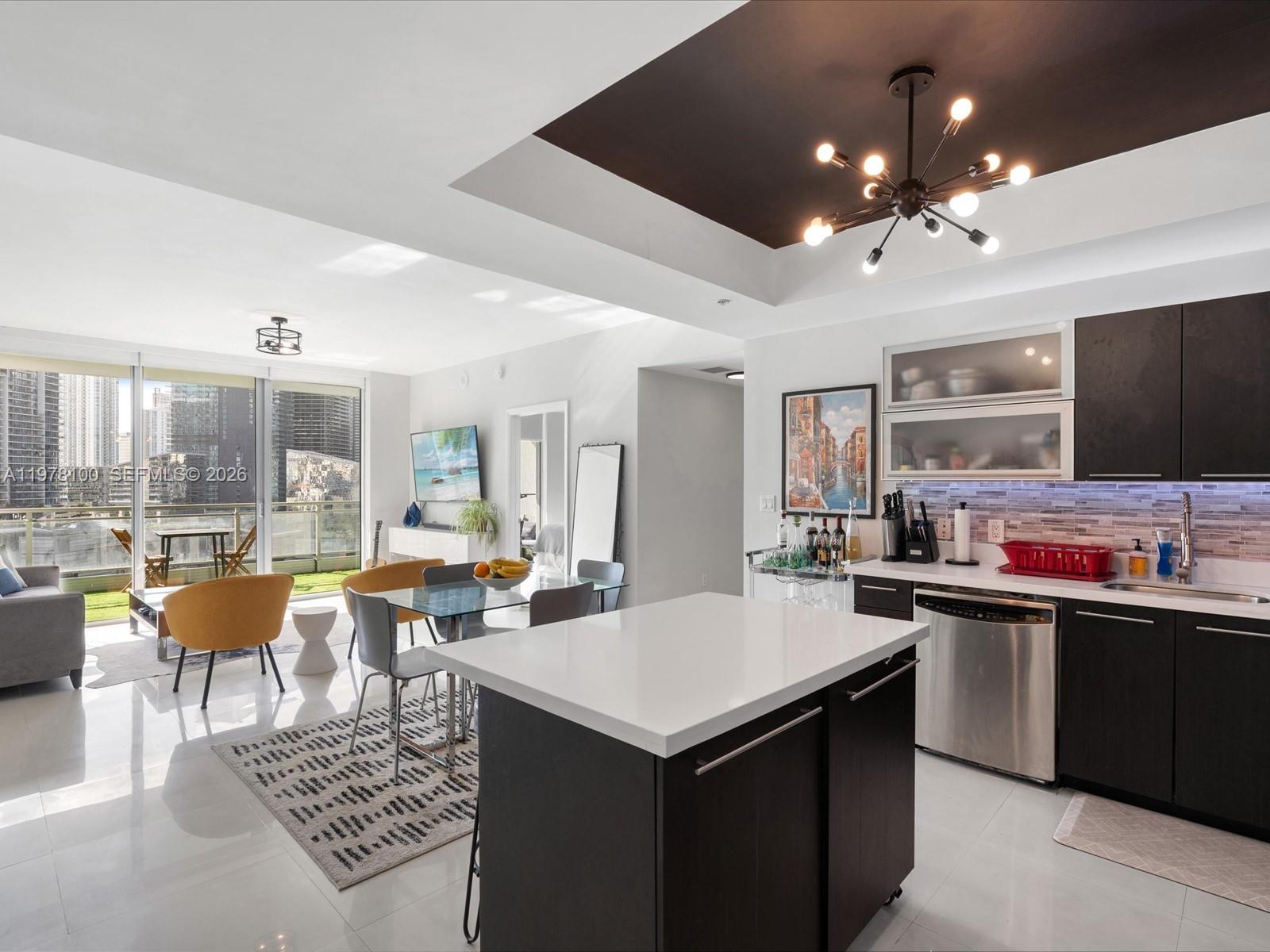 90 SW 3rd St #2015 Miami, FL 33130