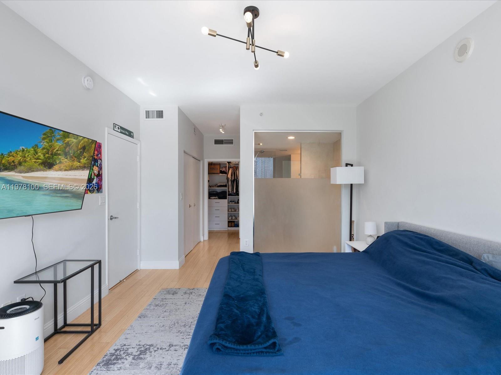 90 SW 3rd St #2015 Miami, FL 33130