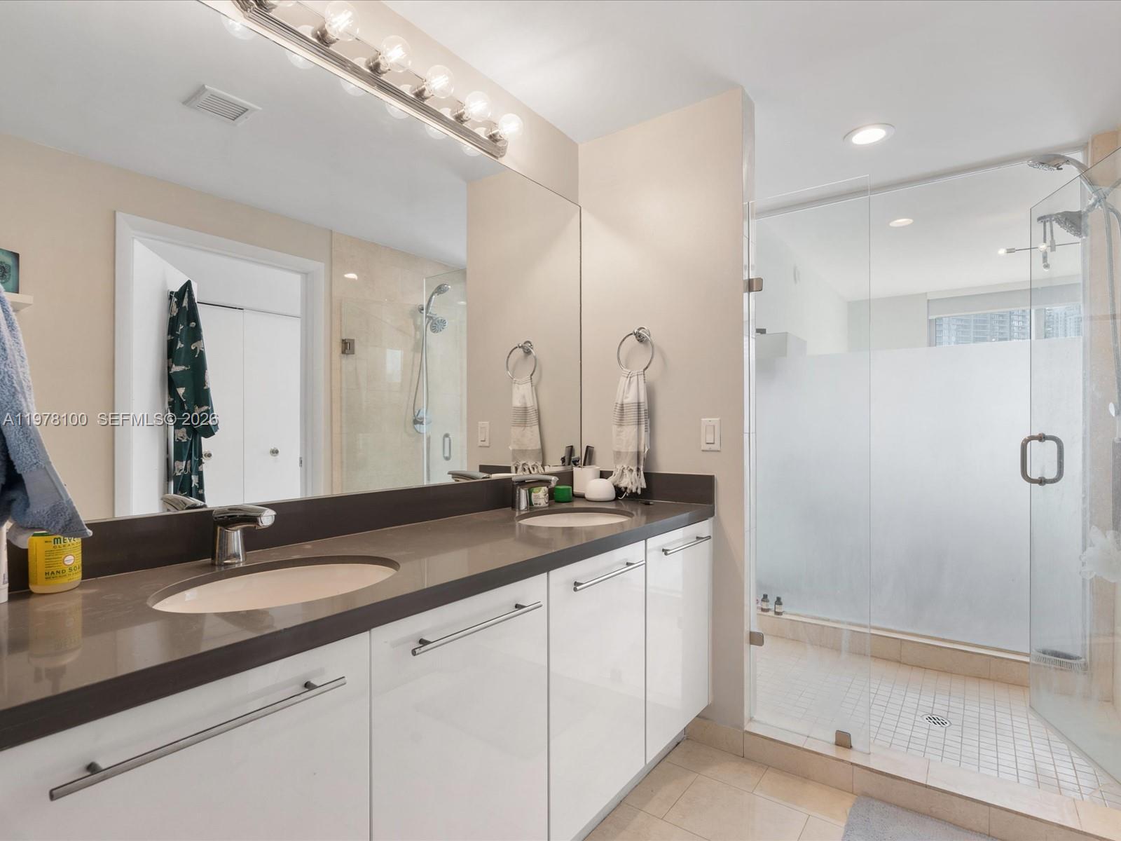 90 SW 3rd St #2015 Miami, FL 33130