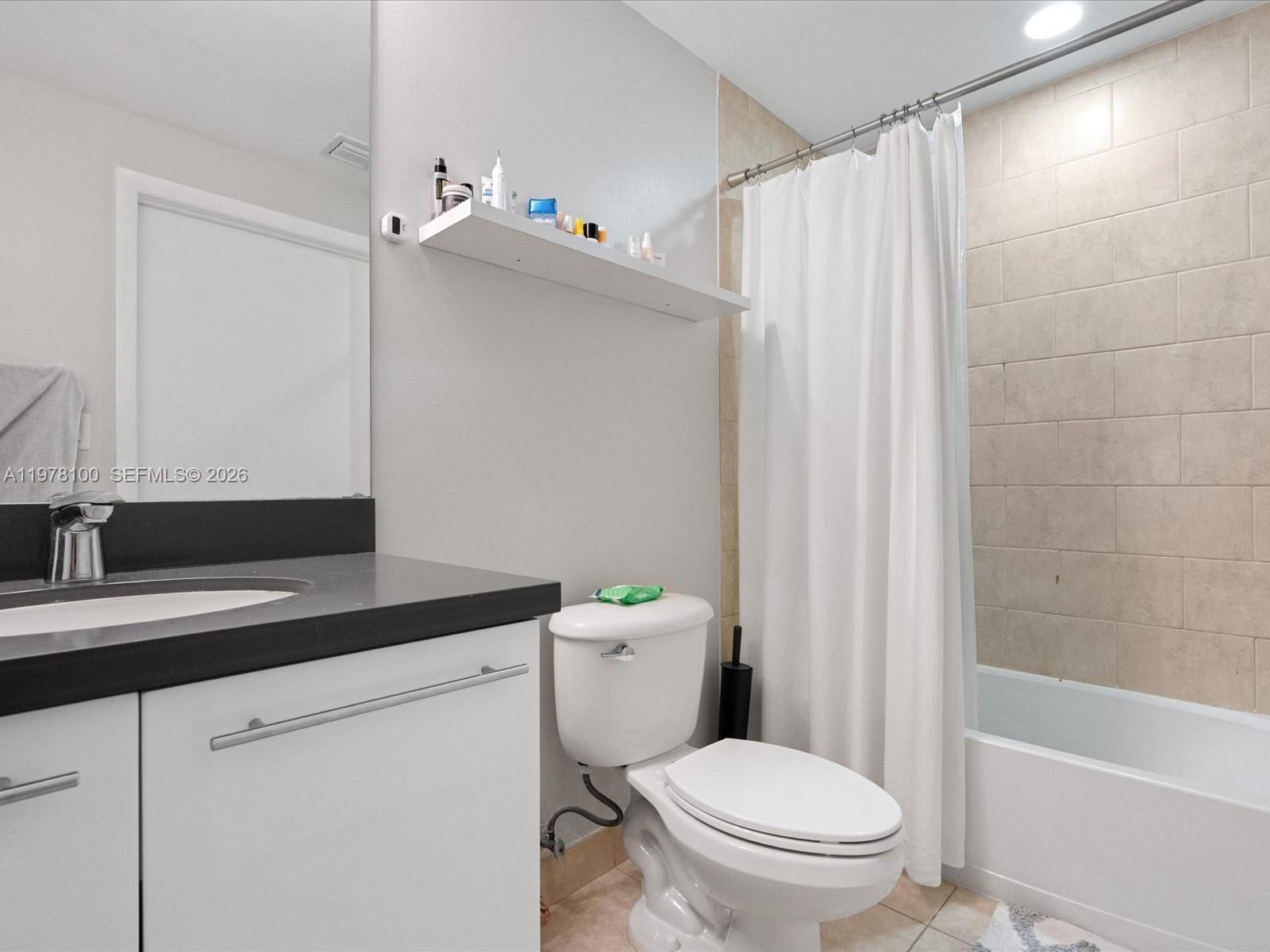 90 SW 3rd St #2015 Miami, FL 33130