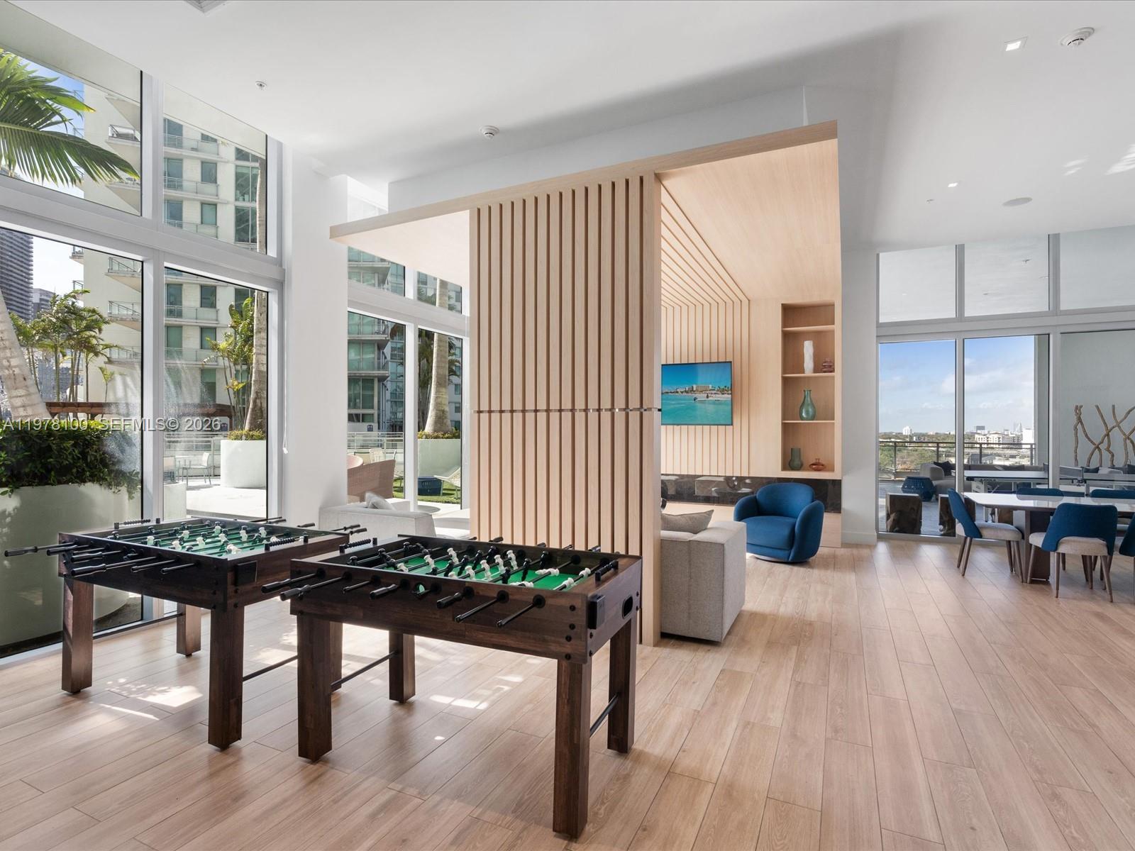 90 SW 3rd St #2015 Miami, FL 33130