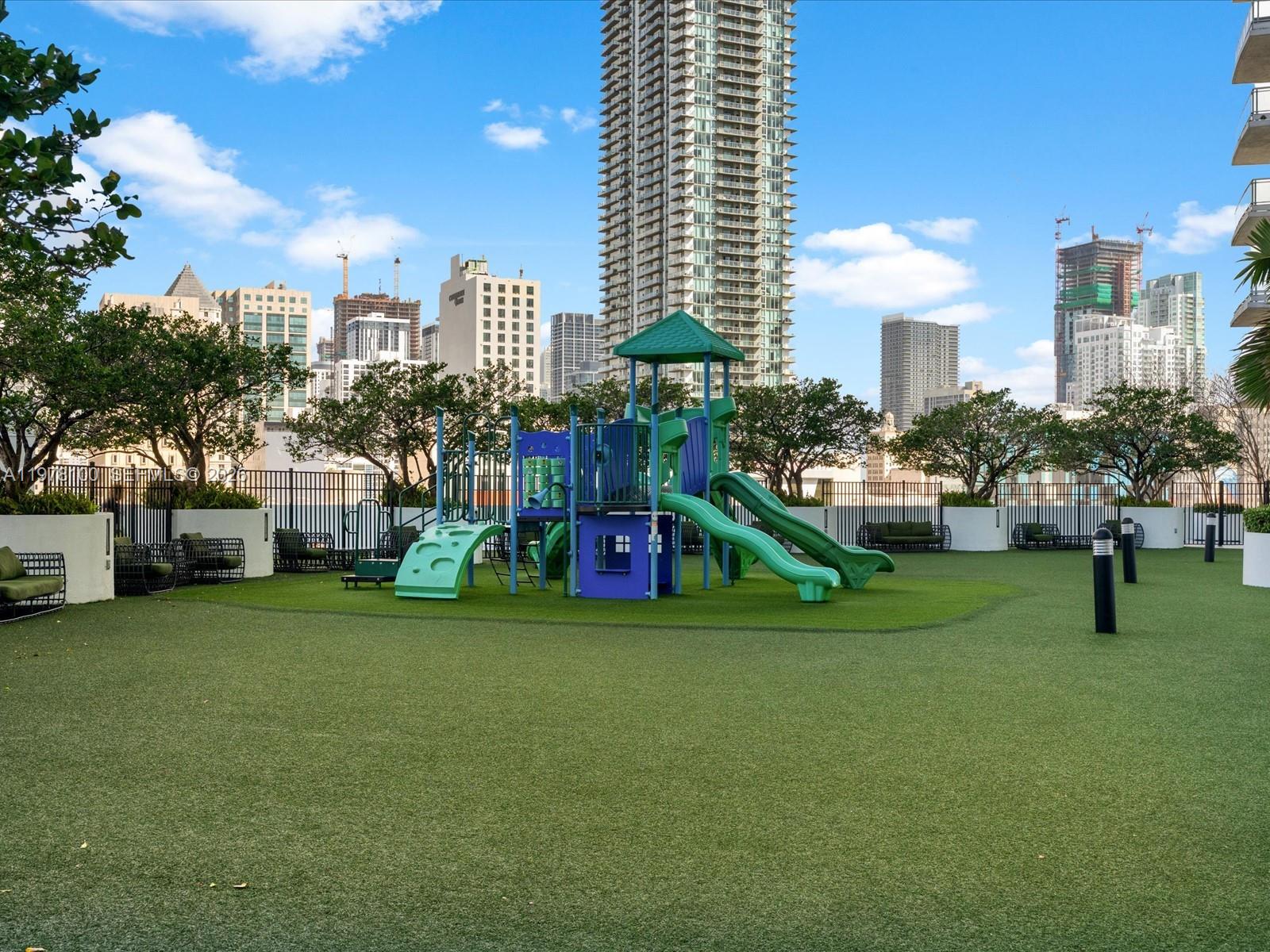 90 SW 3rd St #2015 Miami, FL 33130