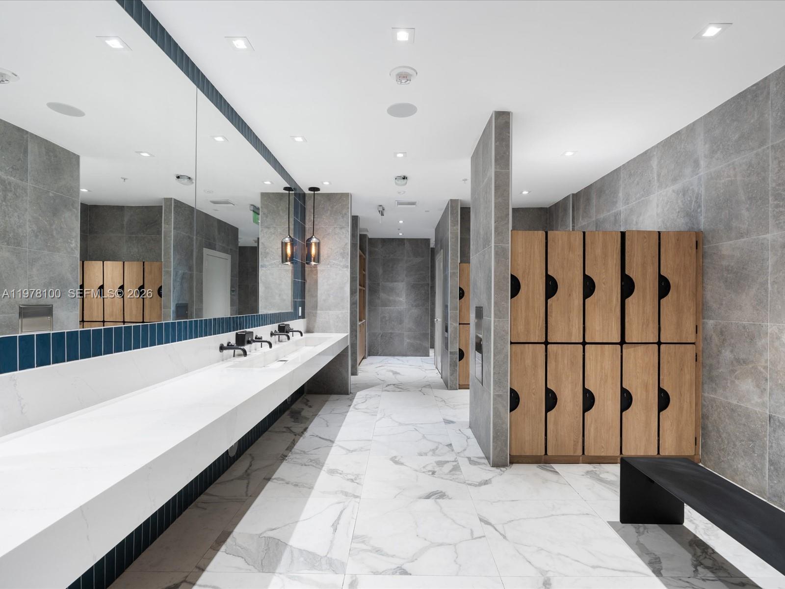 90 SW 3rd St #2015 Miami, FL 33130