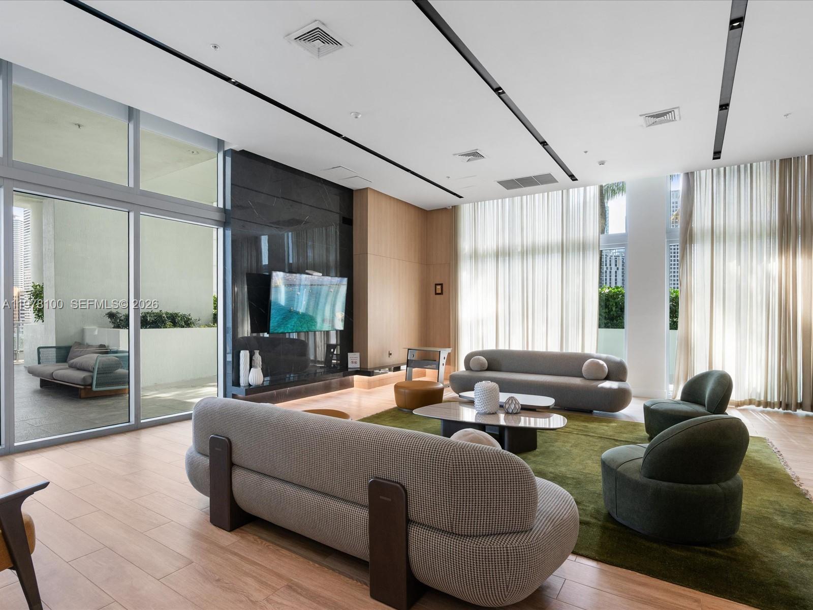 90 SW 3rd St #2015 Miami, FL 33130