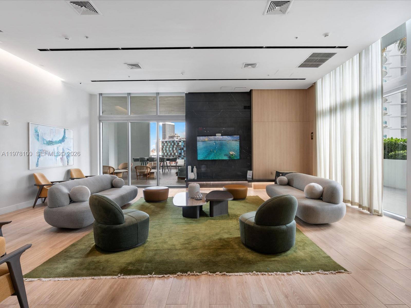 90 SW 3rd St #2015 Miami, FL 33130