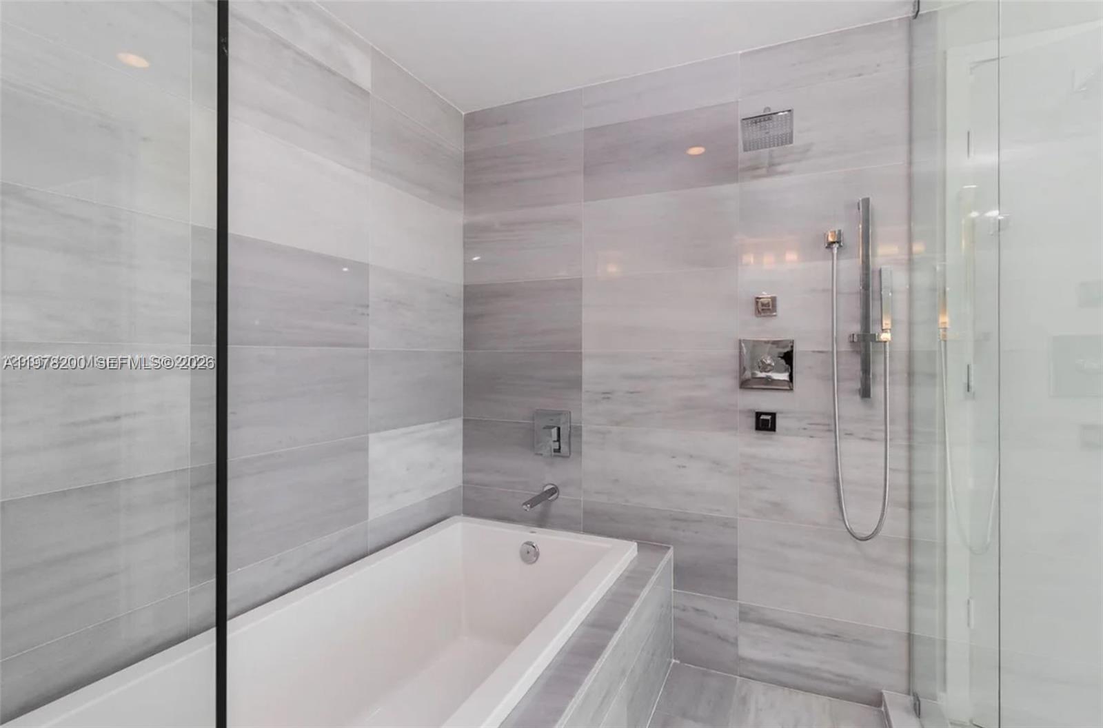 1201 20th St #312 Miami Beach, FL 33139