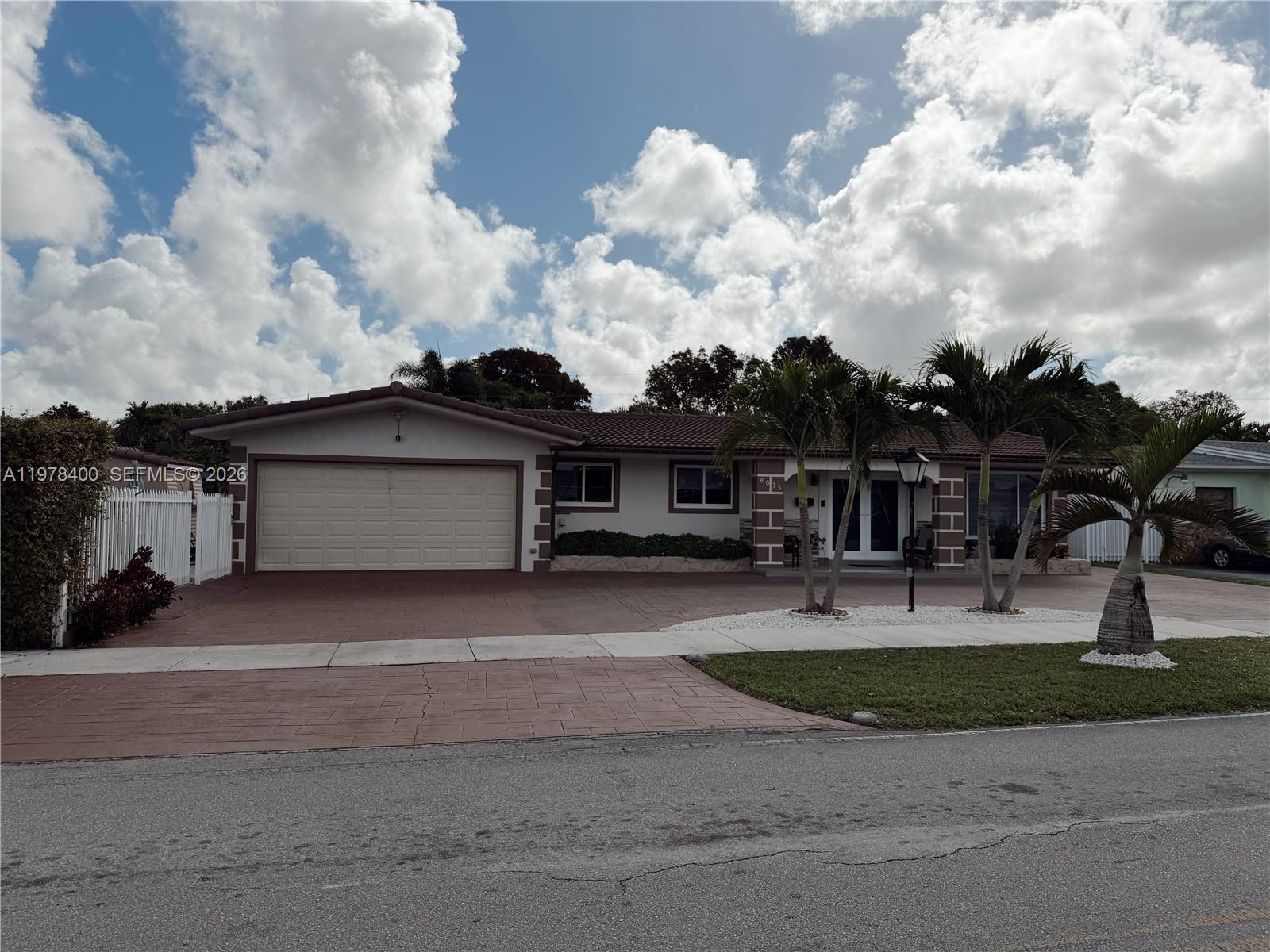 8075 W 18th Ln Hialeah, FL 33014