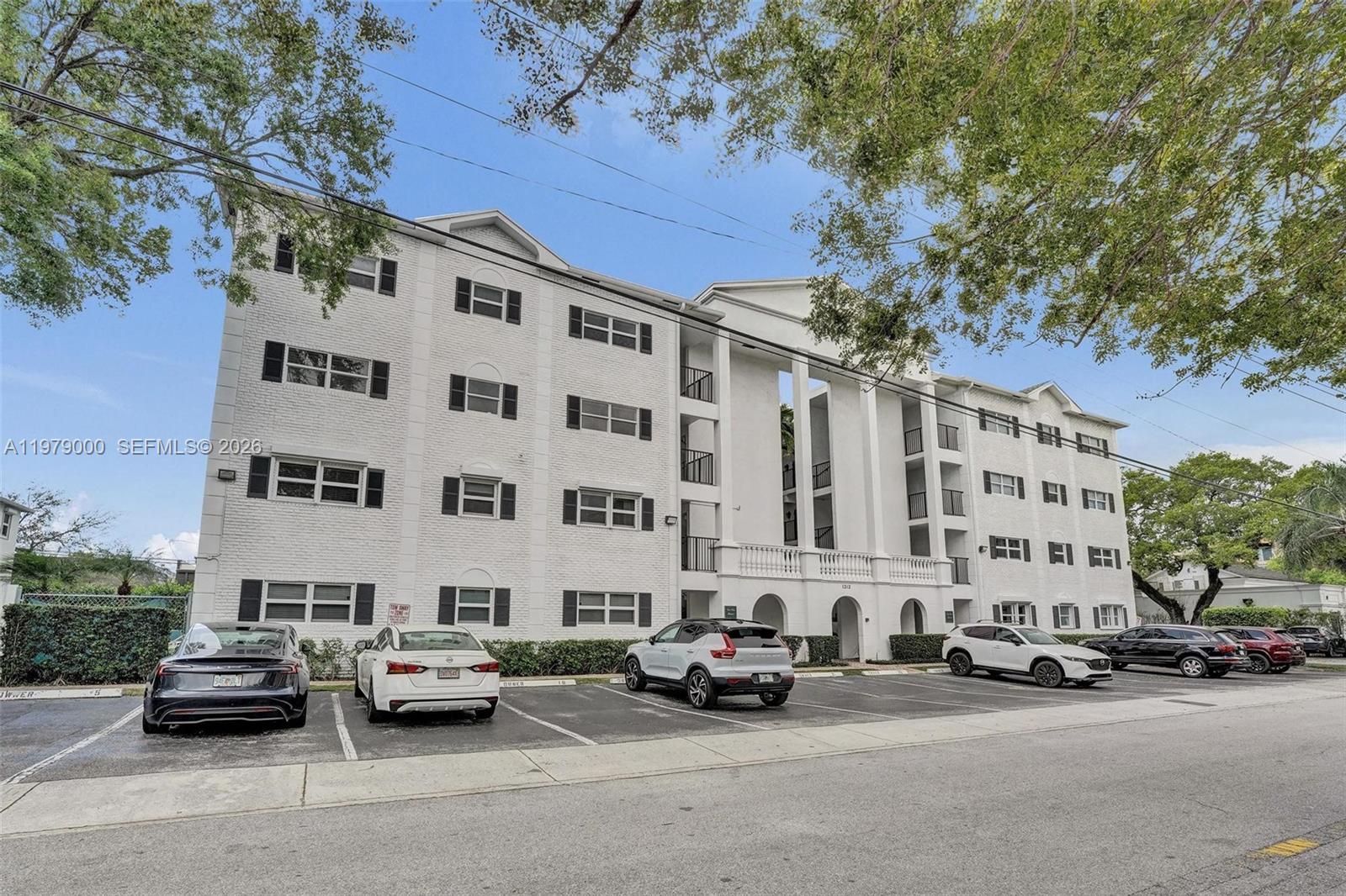 1212 SE 2nd Ct #301 Fort Lauderdale, FL 33301