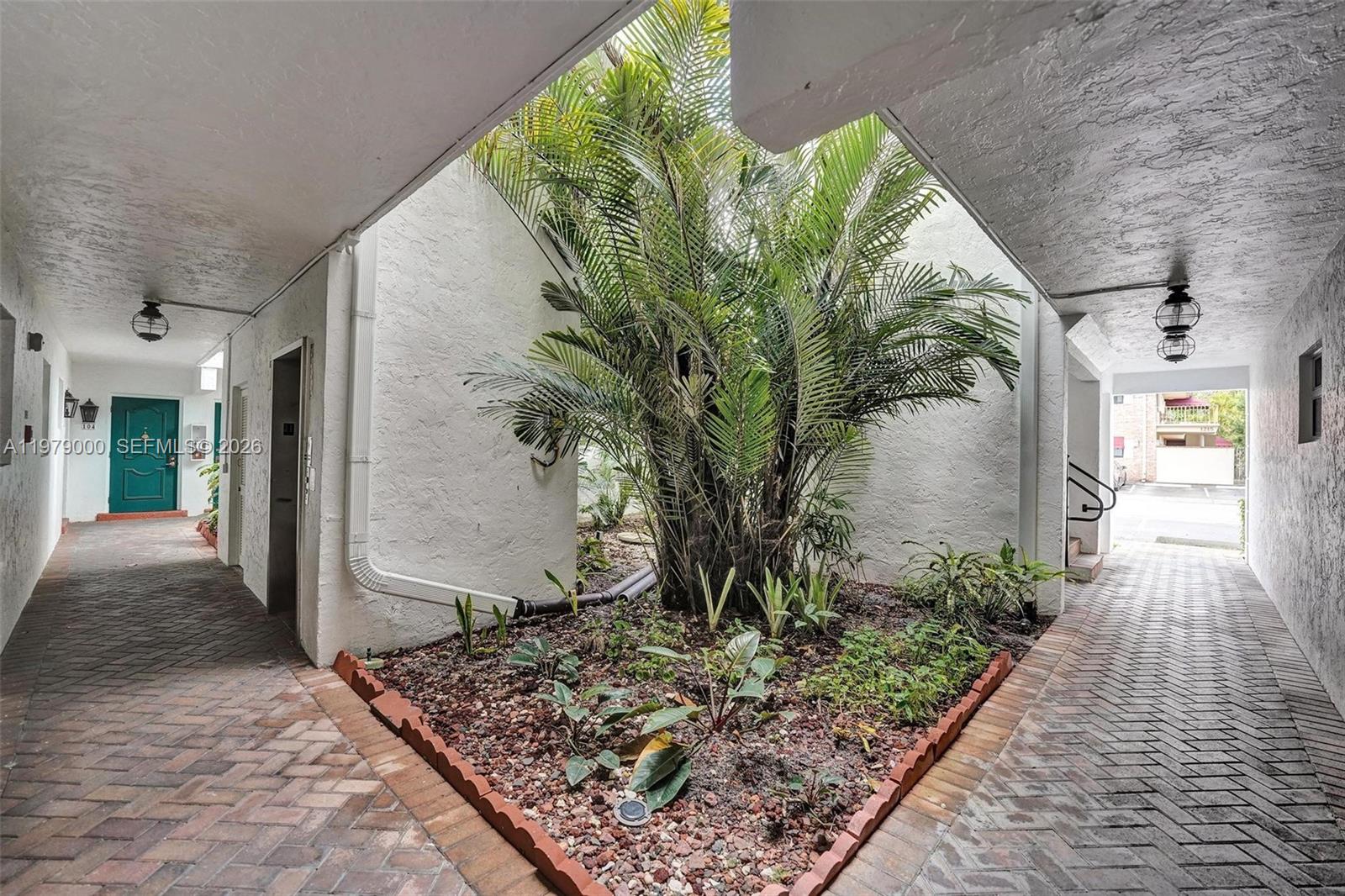 1212 SE 2nd Ct #301 Fort Lauderdale, FL 33301