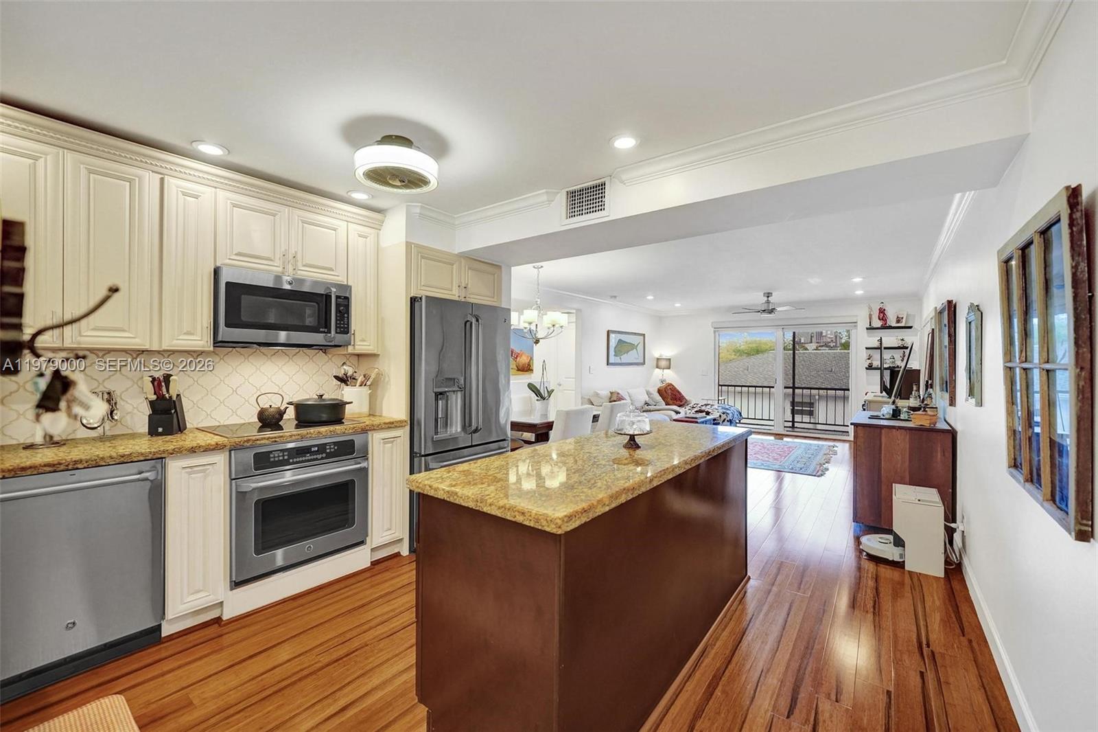 1212 SE 2nd Ct #301 Fort Lauderdale, FL 33301