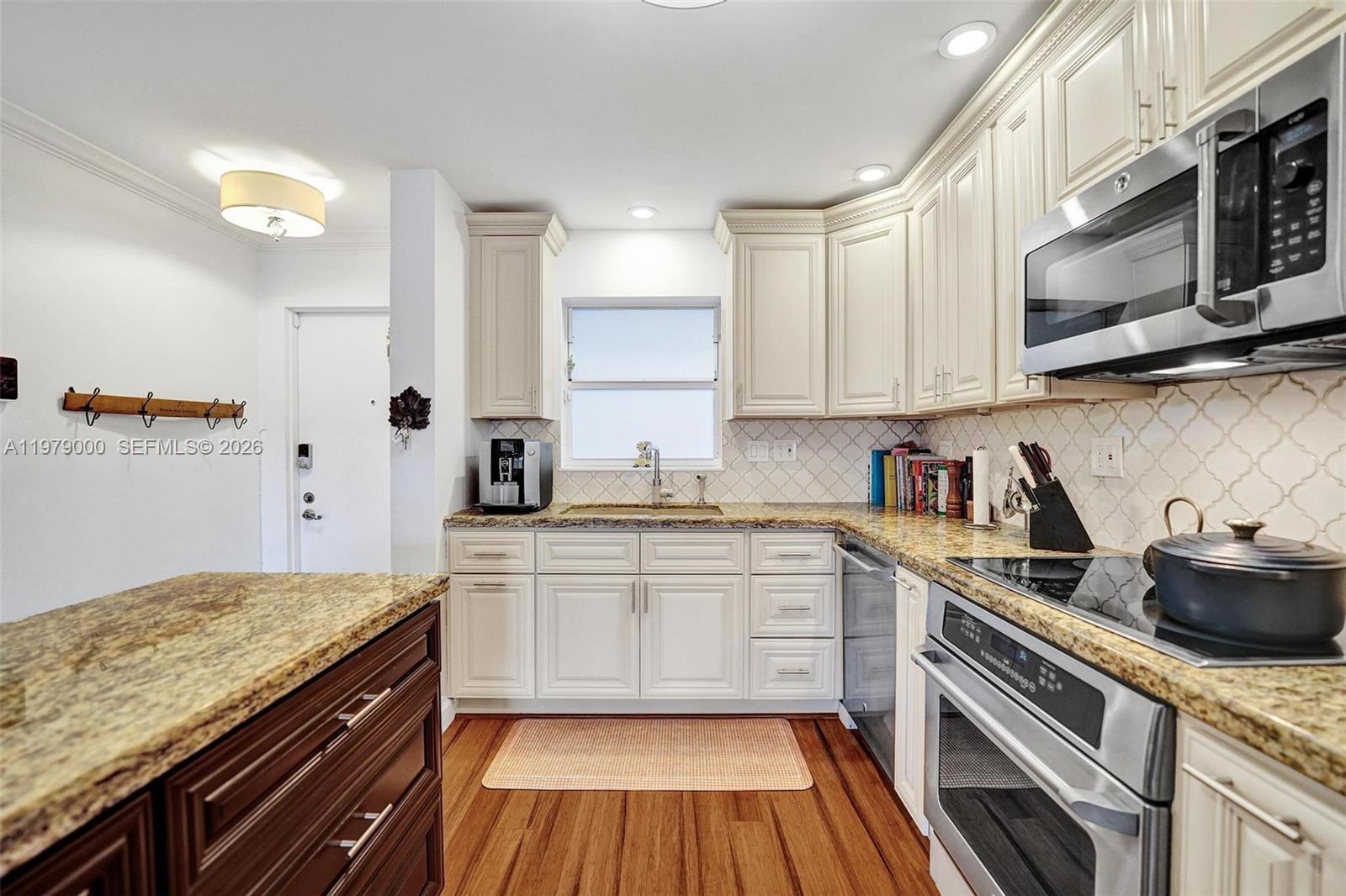 1212 SE 2nd Ct #301 Fort Lauderdale, FL 33301