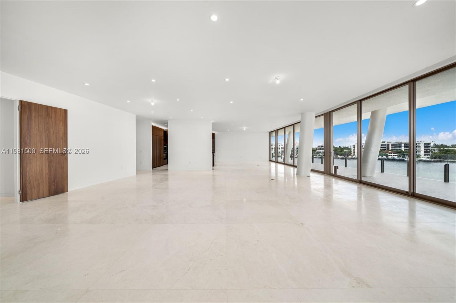 5 Grove Isle Dr #L402 Coconut Grove, FL 33133