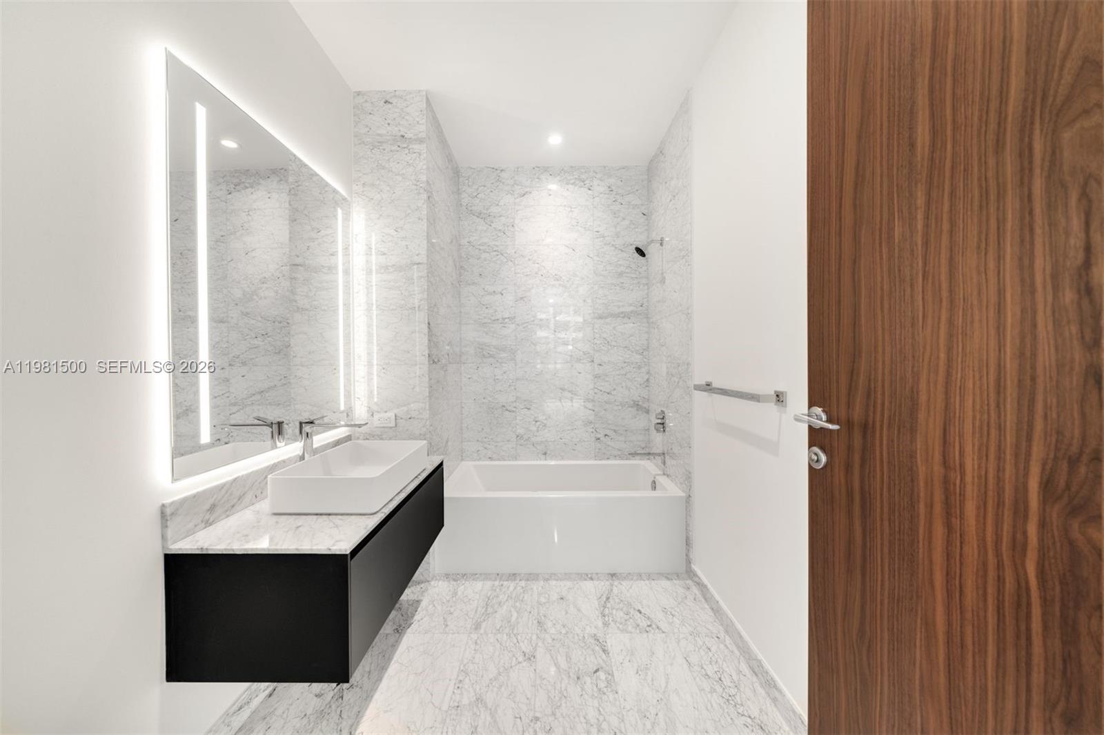 5 Grove Isle Dr #L402 Coconut Grove, FL 33133