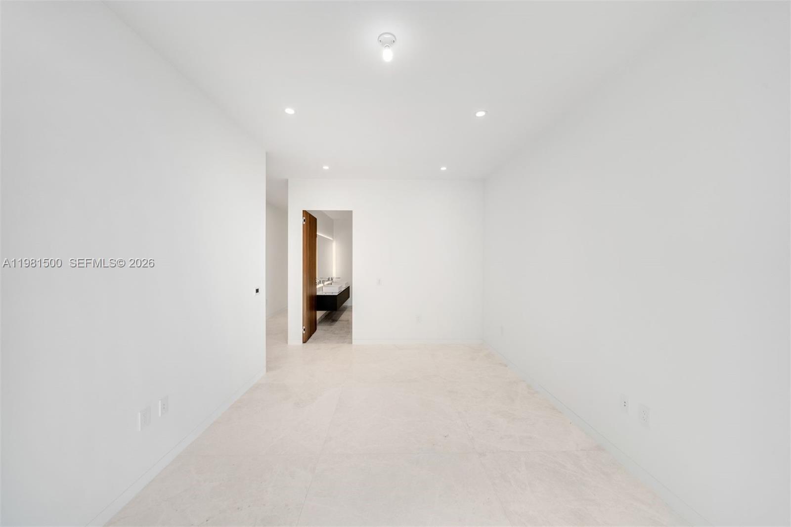 5 Grove Isle Dr #L402 Coconut Grove, FL 33133