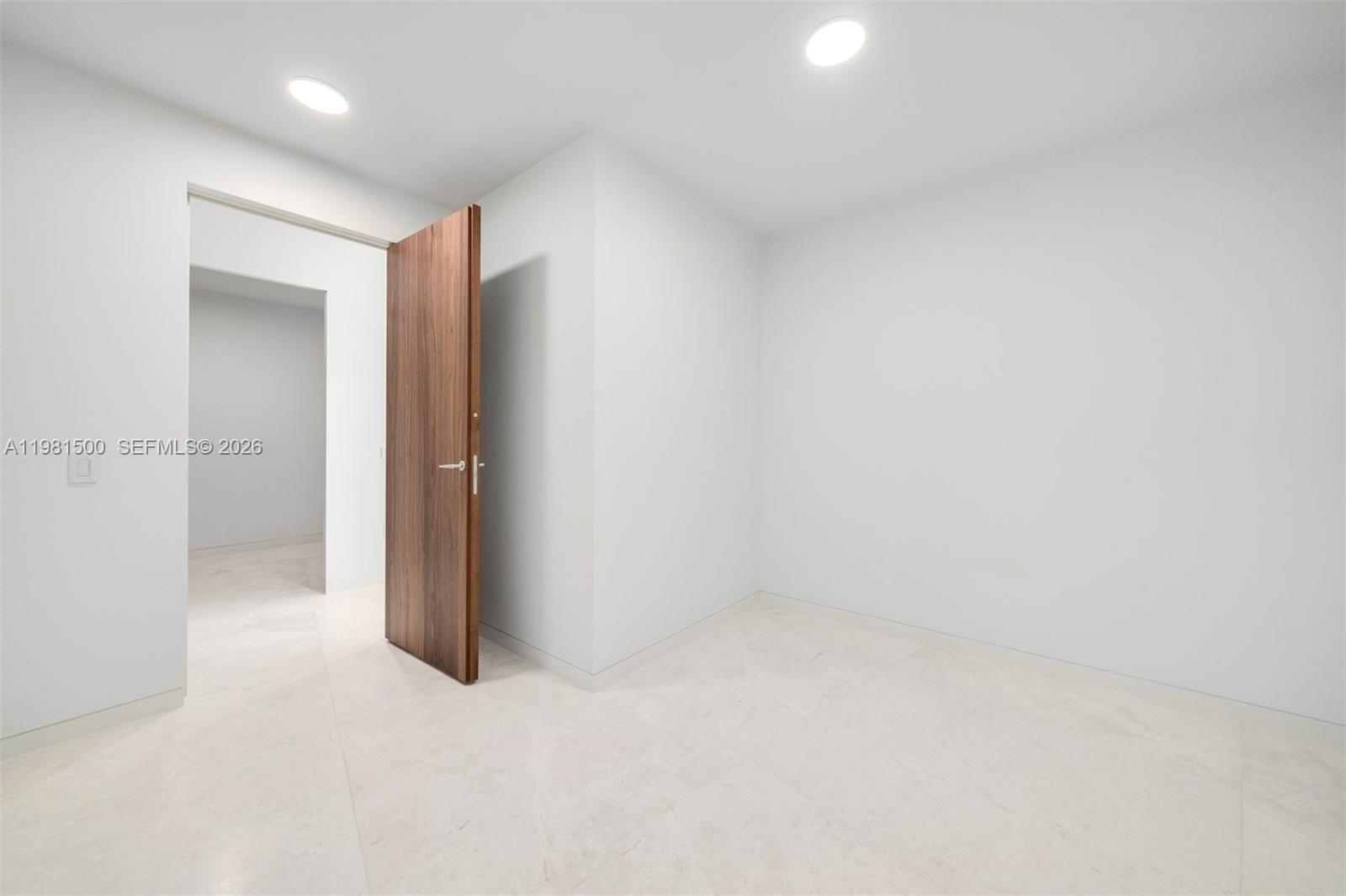 5 Grove Isle Dr #L402 Coconut Grove, FL 33133