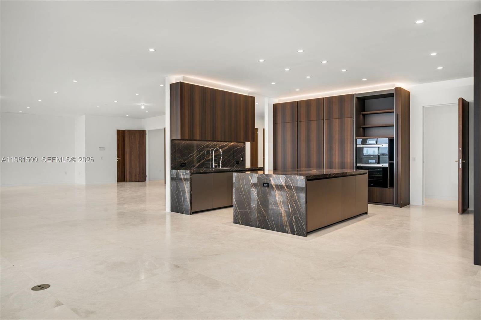 5 Grove Isle Dr #L402 Coconut Grove, FL 33133