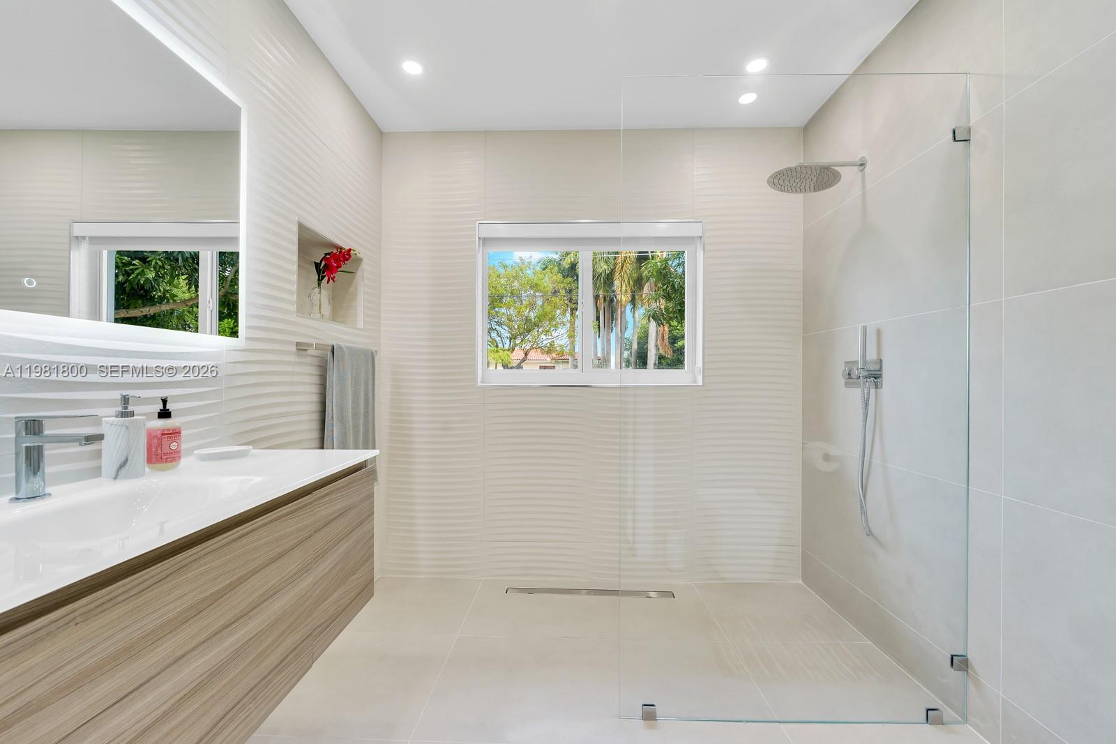 200 N Hibiscus Dr Miami Beach, FL 33139