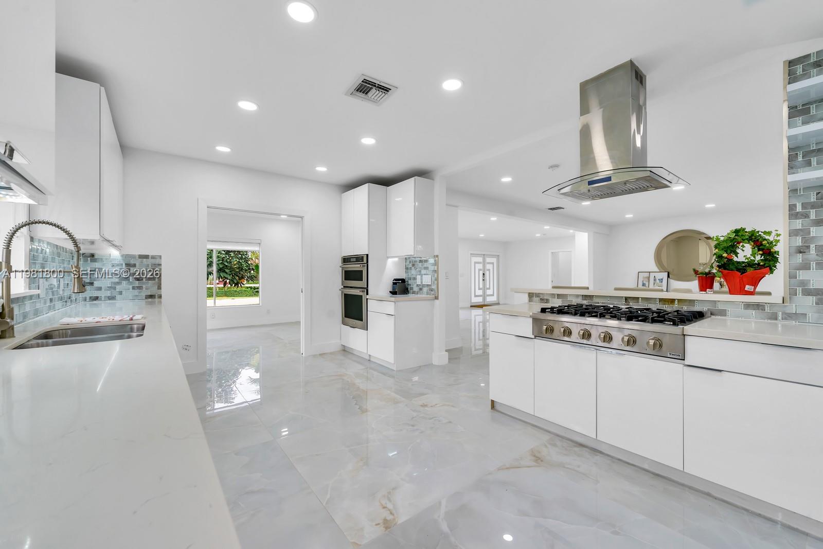 200 N Hibiscus Dr Miami Beach, FL 33139