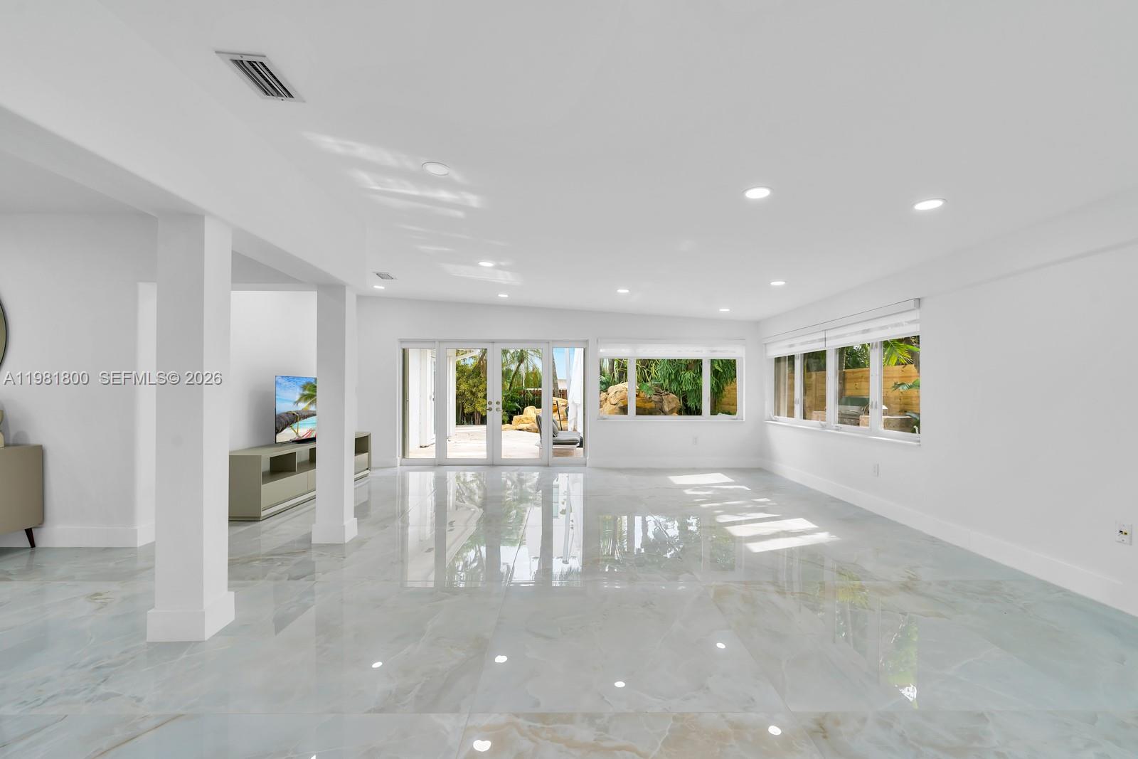 200 N Hibiscus Dr Miami Beach, FL 33139