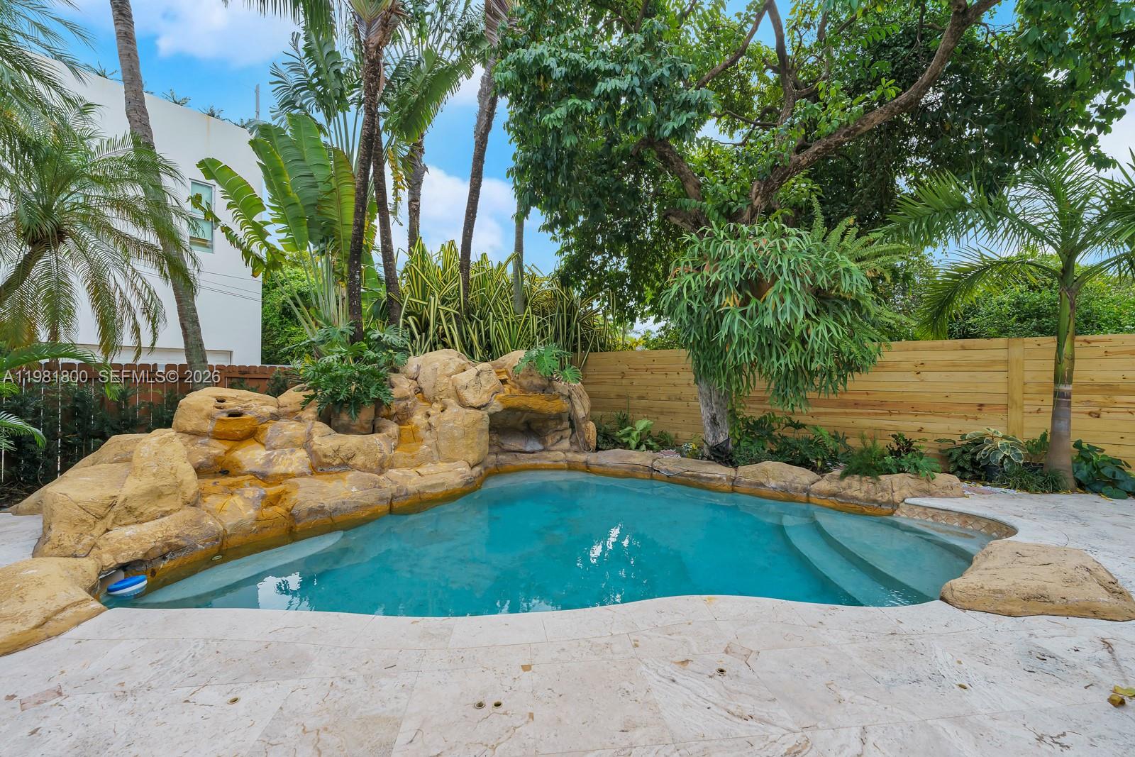 200 N Hibiscus Dr Miami Beach, FL 33139