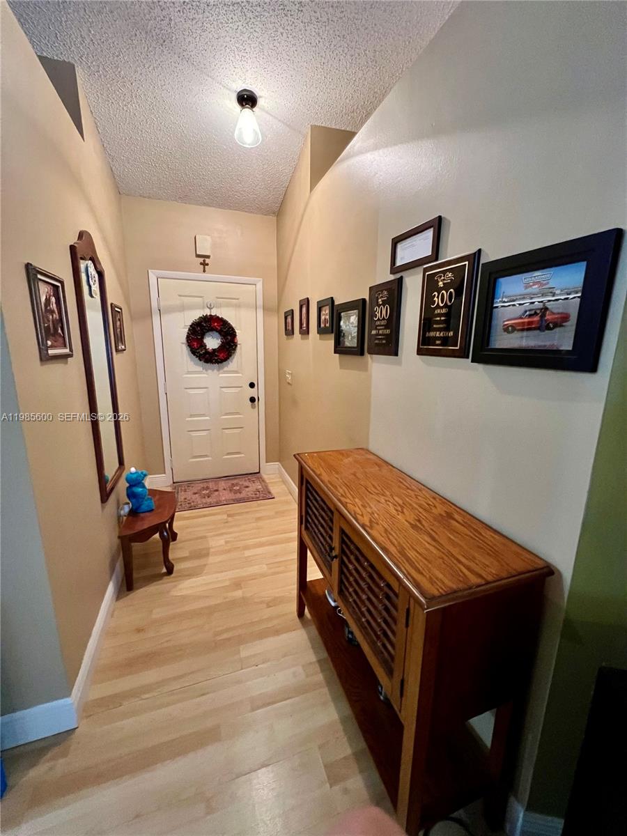 2102 NW 193rd Ave Pembroke Pines, FL 33029