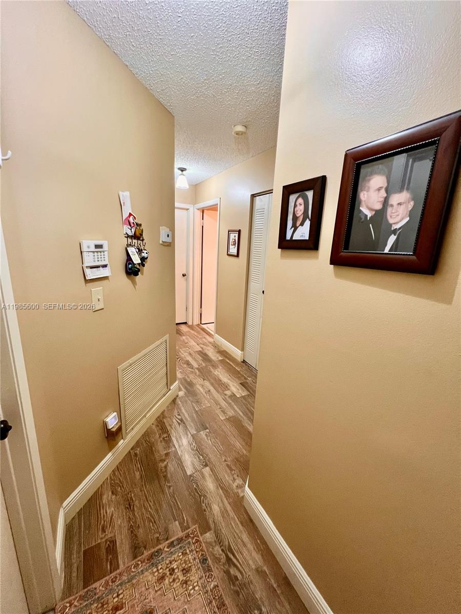 2102 NW 193rd Ave Pembroke Pines, FL 33029