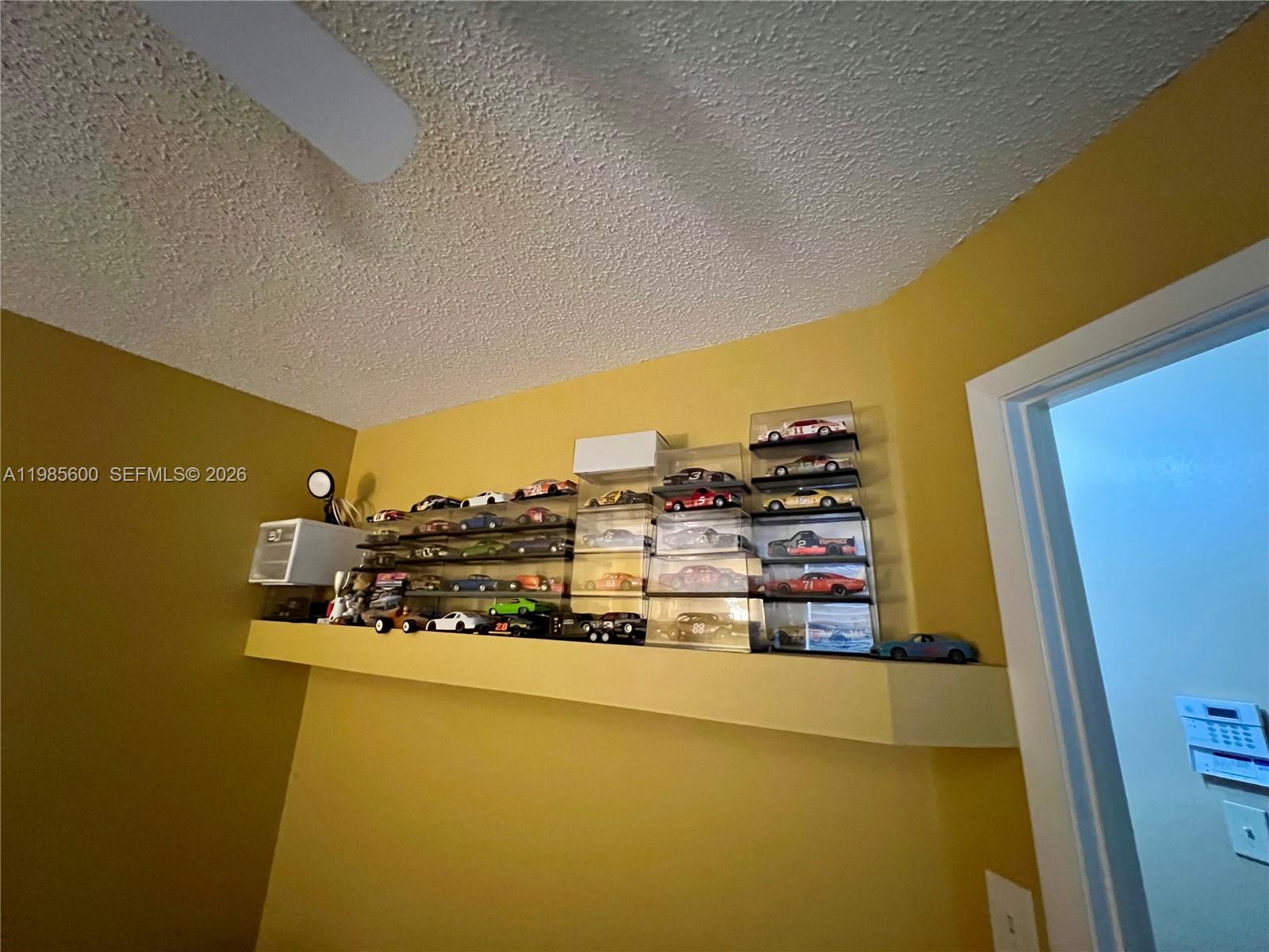 2102 NW 193rd Ave Pembroke Pines, FL 33029