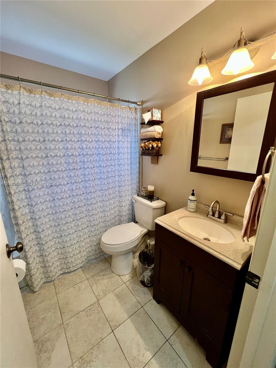 2102 NW 193rd Ave Pembroke Pines, FL 33029