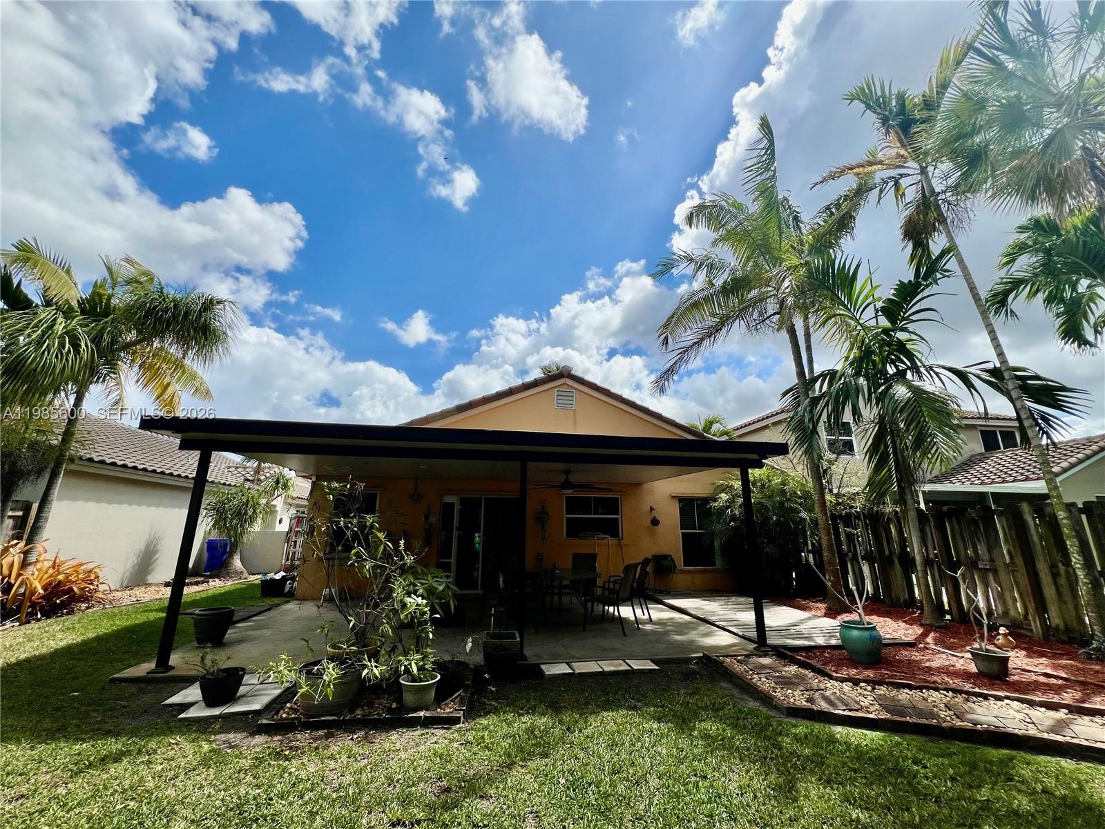 2102 NW 193rd Ave Pembroke Pines, FL 33029
