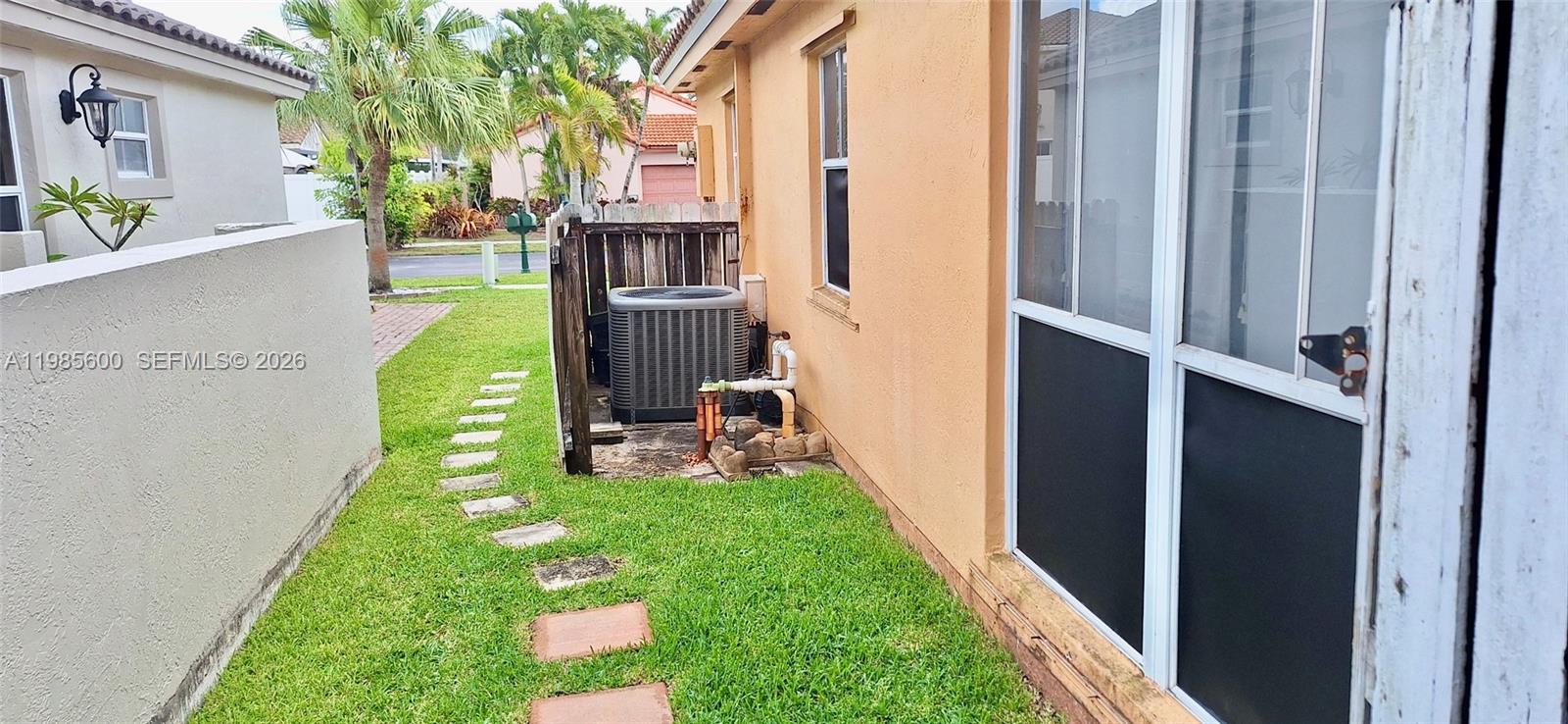 2102 NW 193rd Ave Pembroke Pines, FL 33029