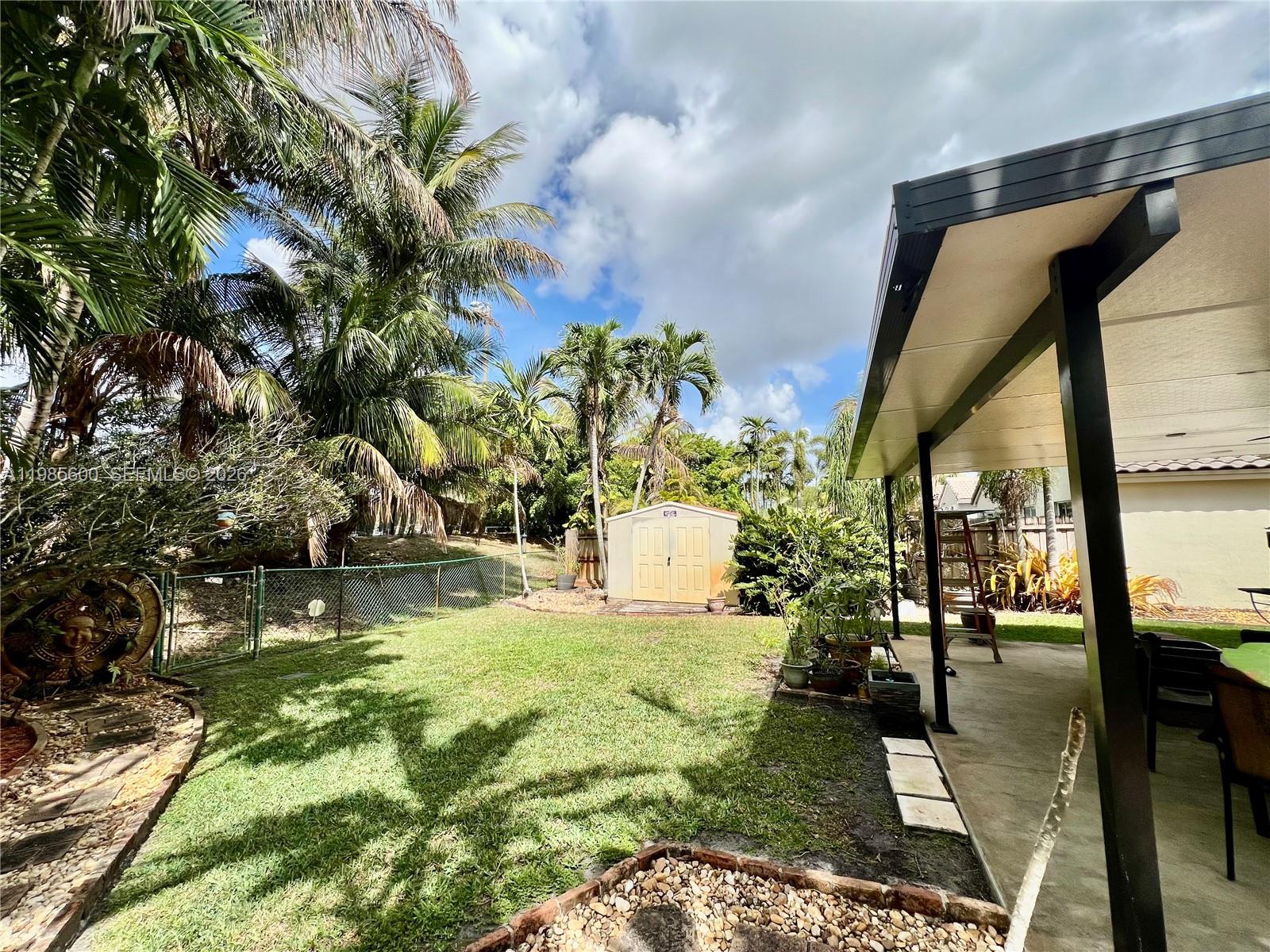 2102 NW 193rd Ave Pembroke Pines, FL 33029