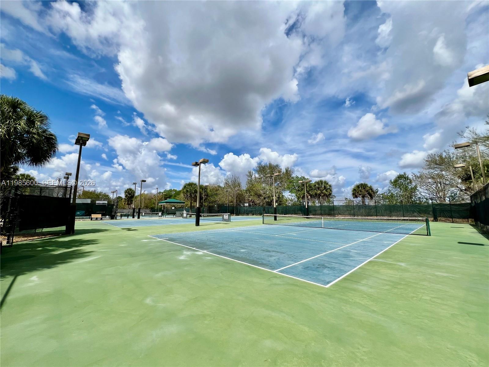 2102 NW 193rd Ave Pembroke Pines, FL 33029