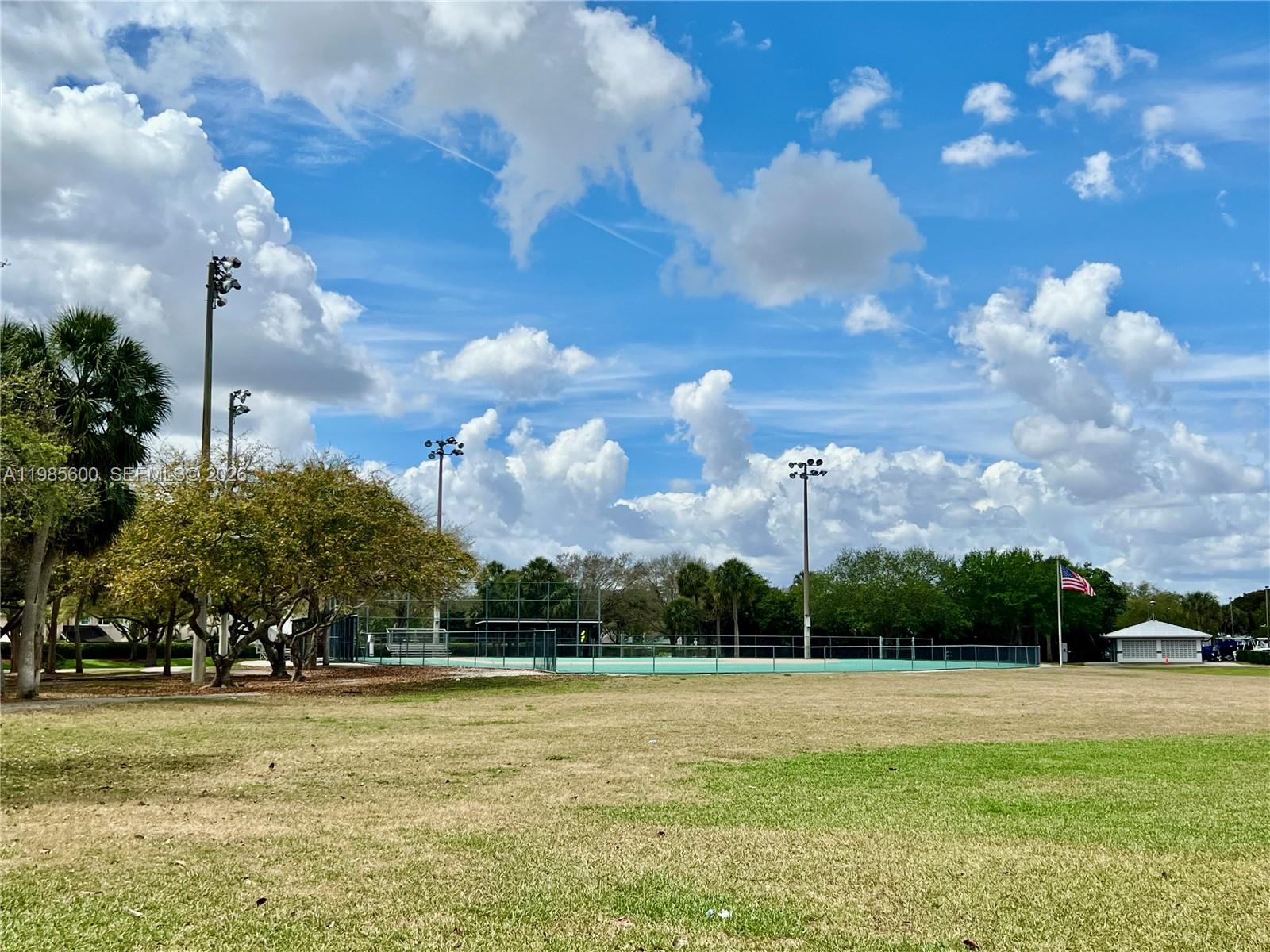 2102 NW 193rd Ave Pembroke Pines, FL 33029