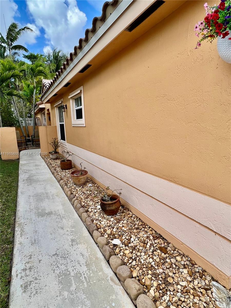2102 NW 193rd Ave Pembroke Pines, FL 33029