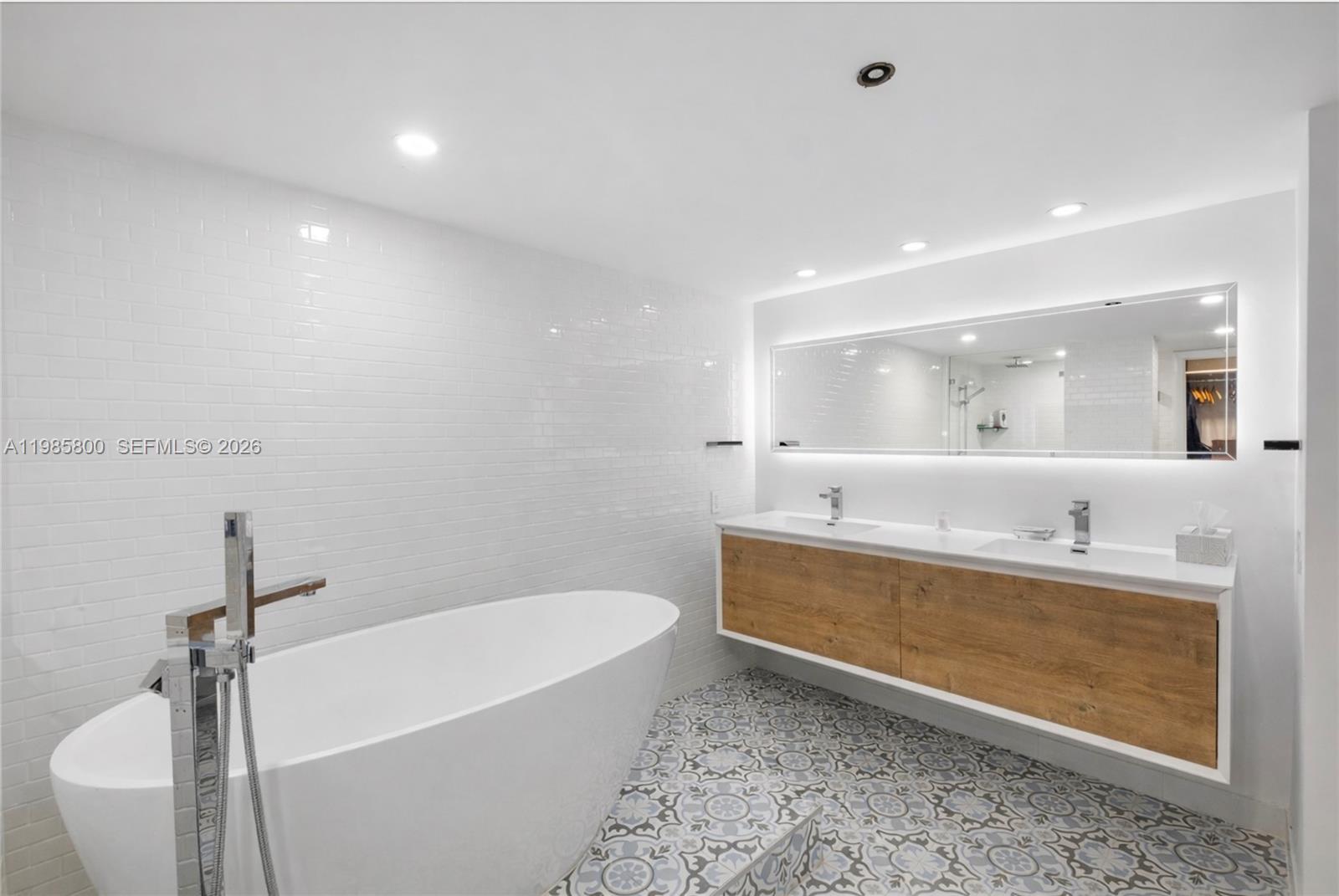 4000 Towerside Ter #1102 Miami, FL 33138