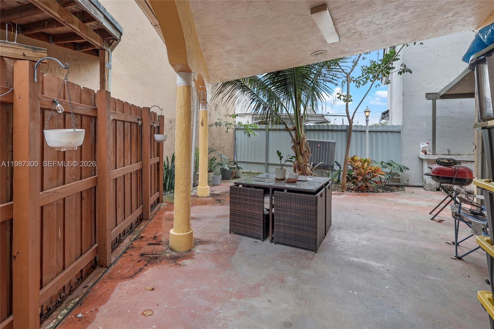 12682 NW 7th Way Miami, FL 33182