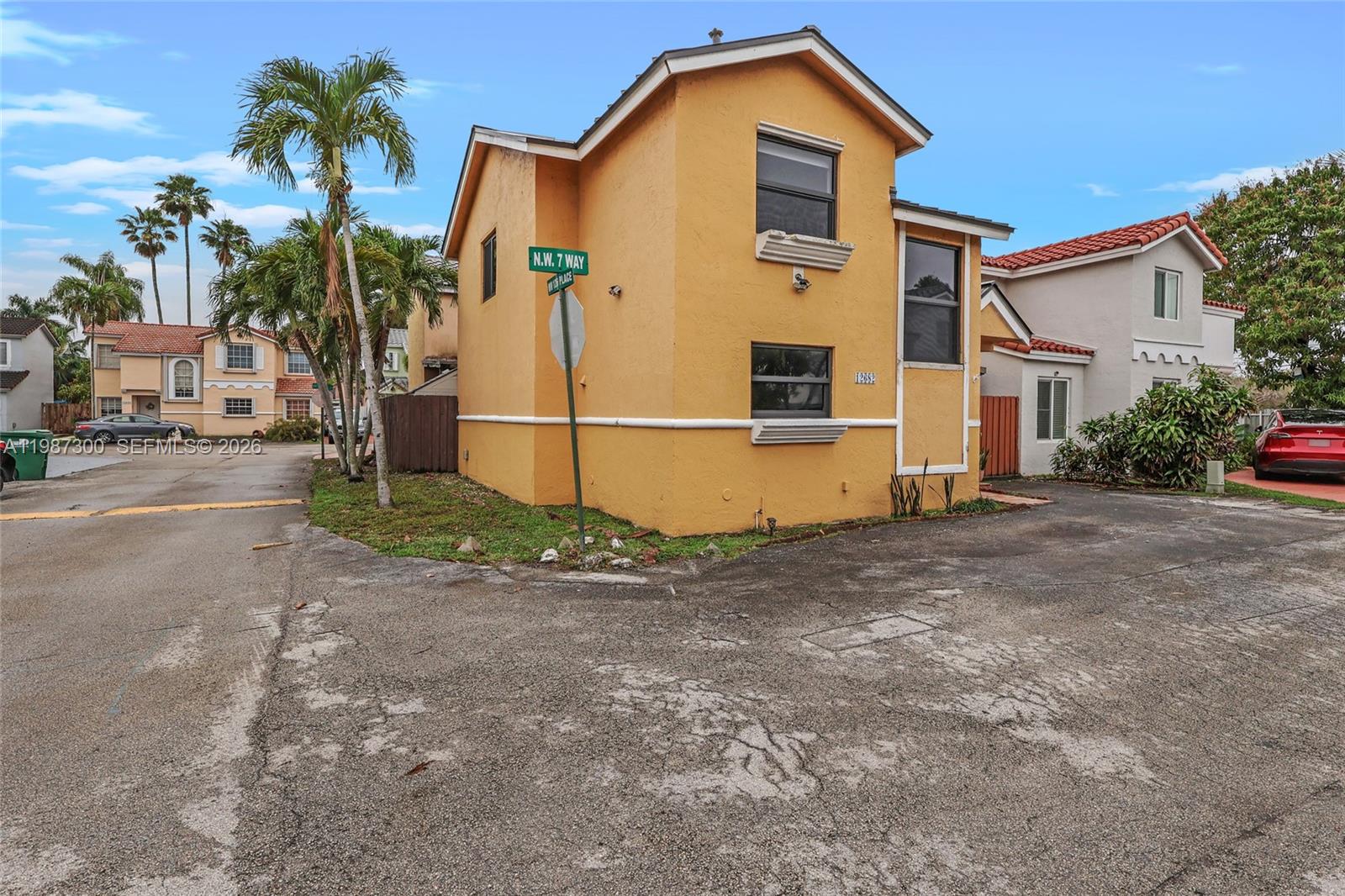 12682 NW 7th Way Miami, FL 33182