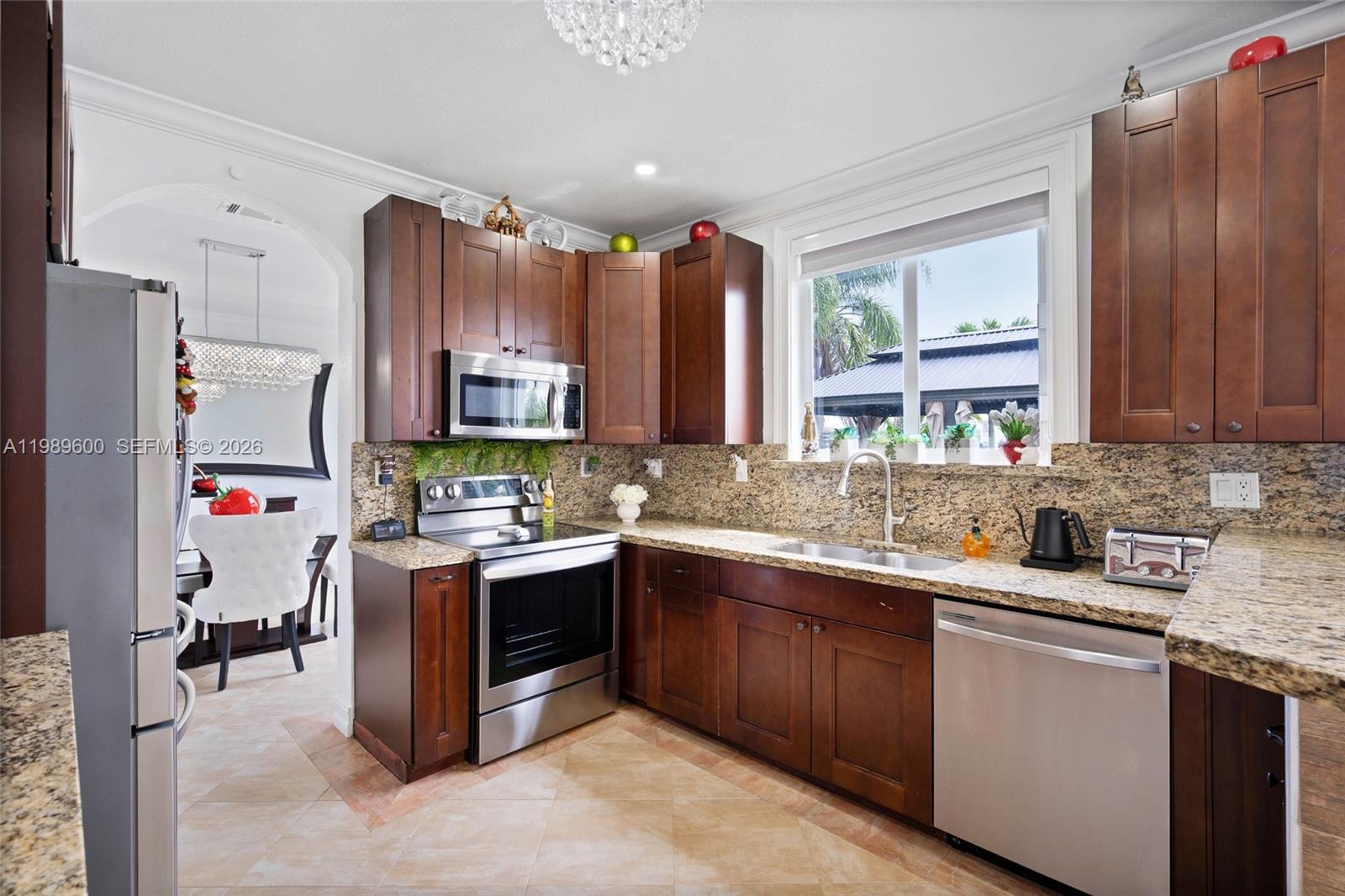 3912 NE 20th St Homestead, FL 33033