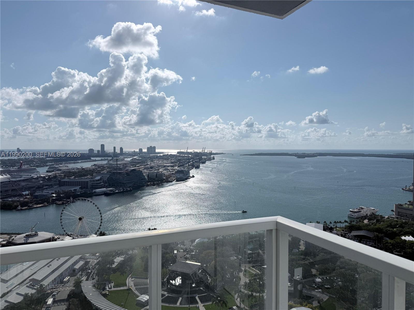 244 Biscayne Blvd #3803