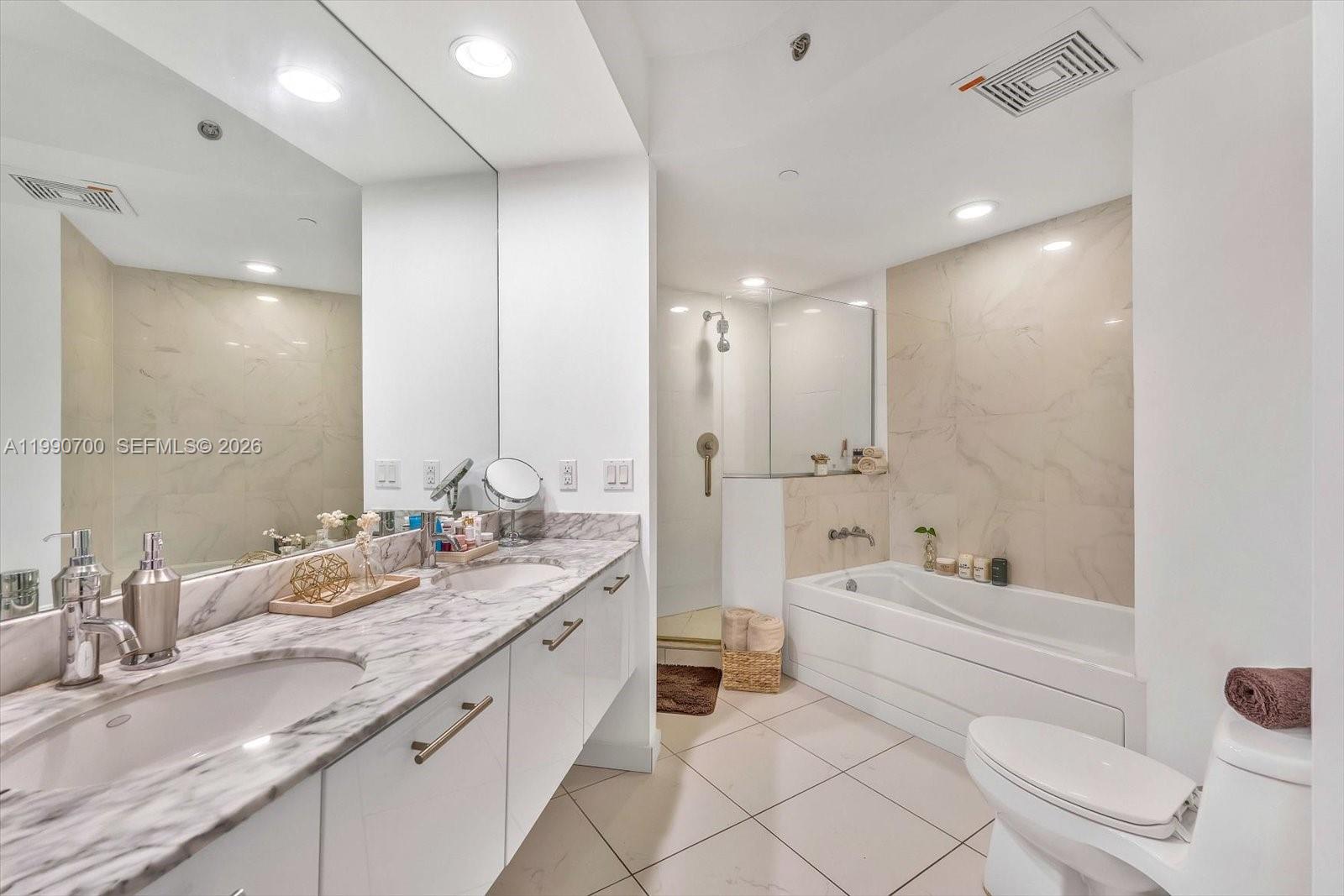 image 500 Brickell East11