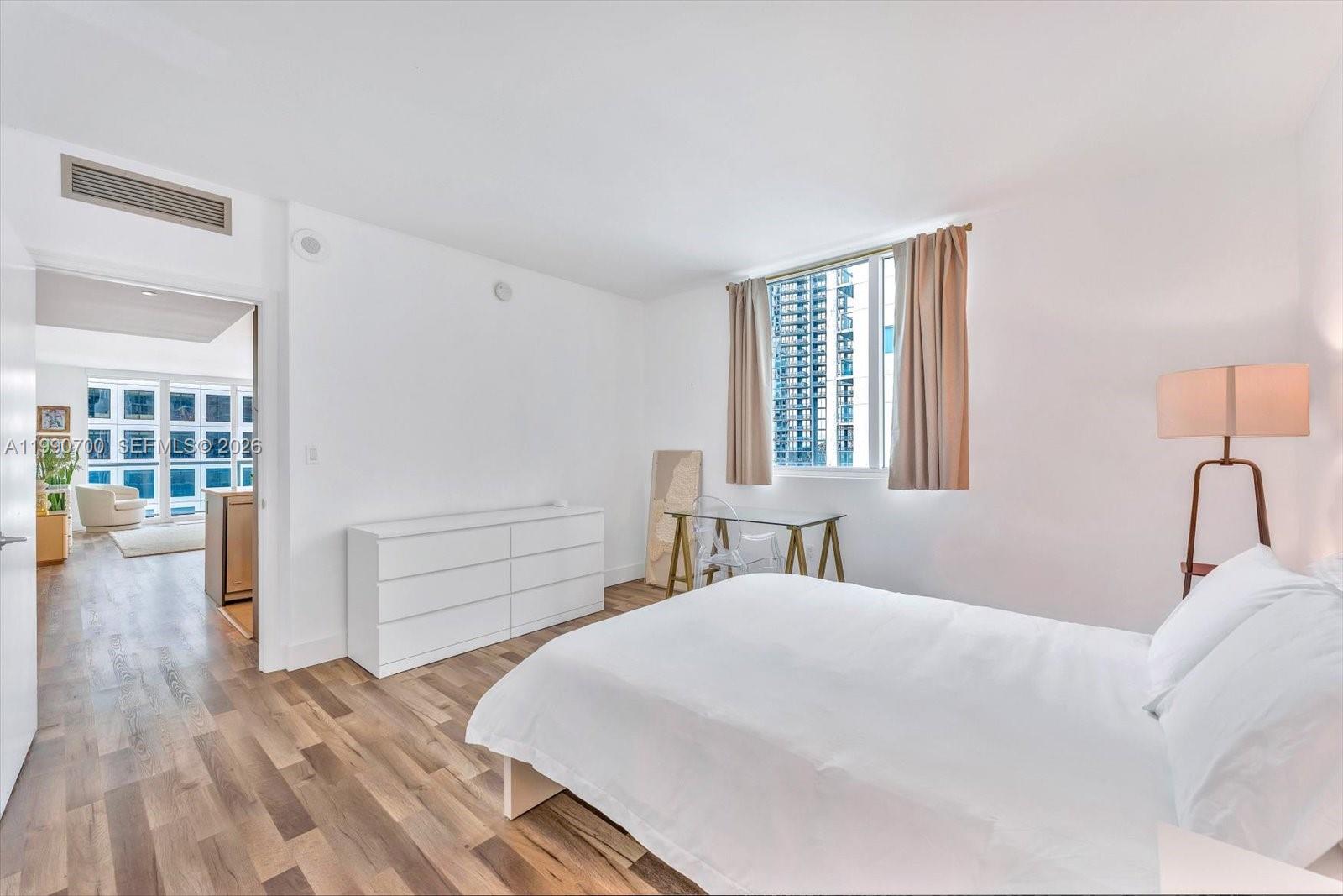 image 500 Brickell East14
