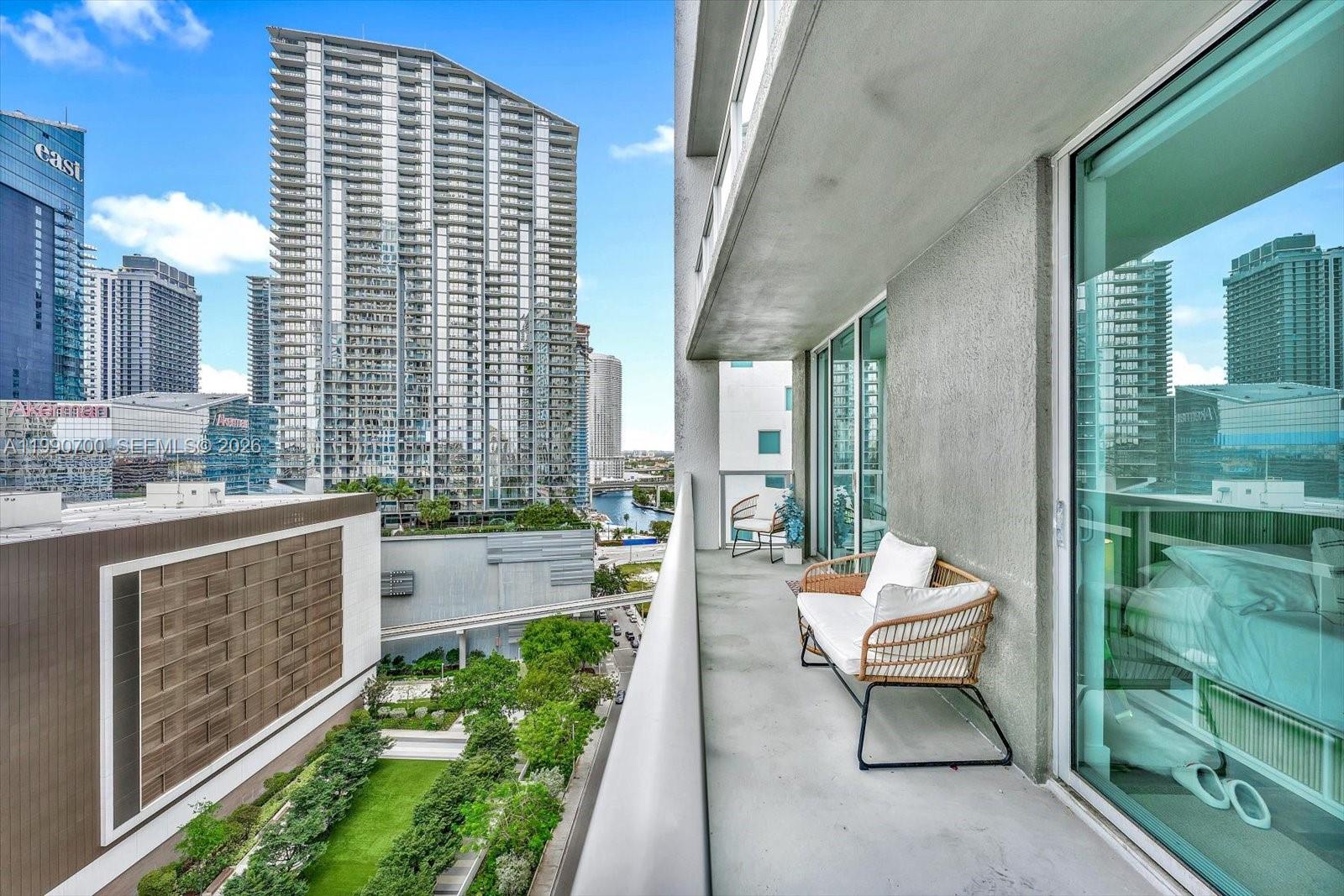 image 500 Brickell East21