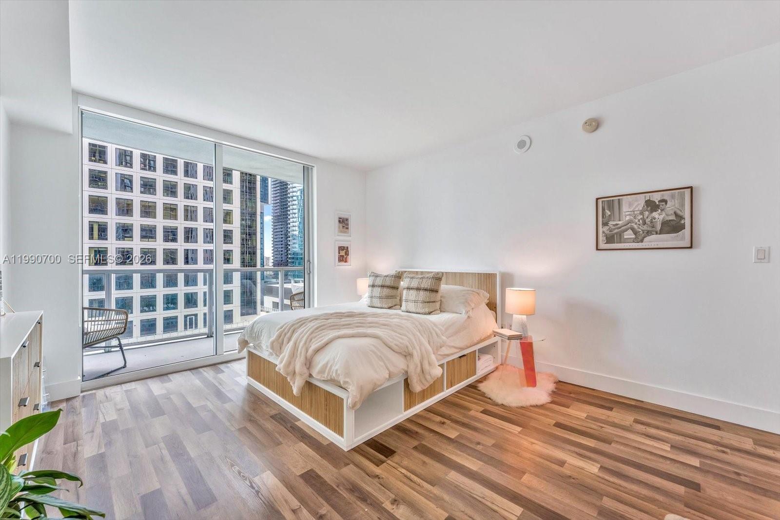 image 500 Brickell East8