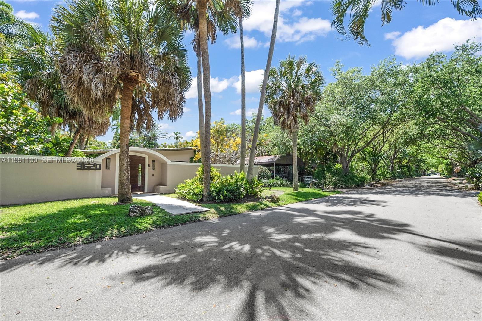 3620 Battersea Rd Miami, FL 33133