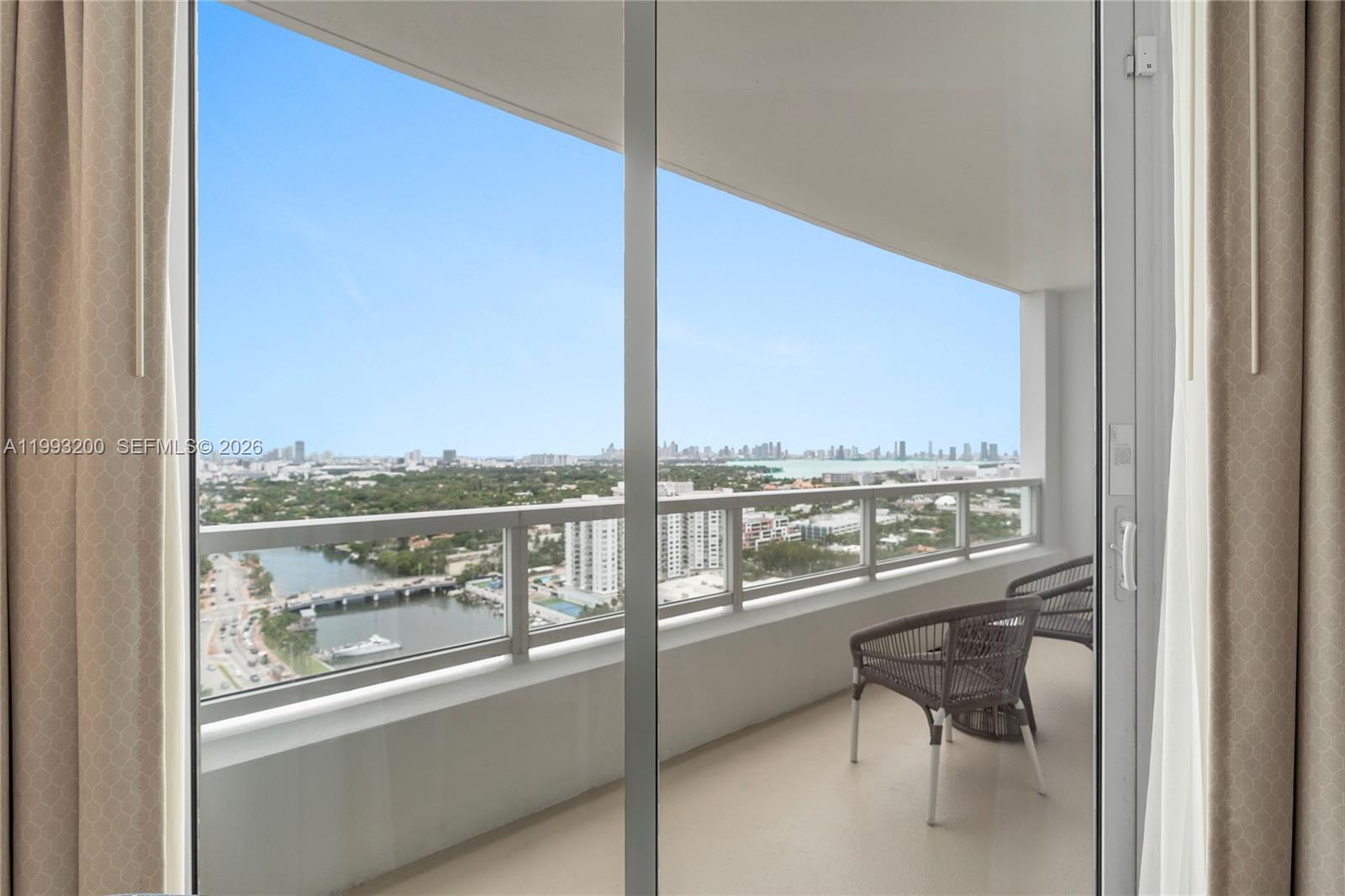 4401 Collins Ave #2612 Miami Beach, FL 33140