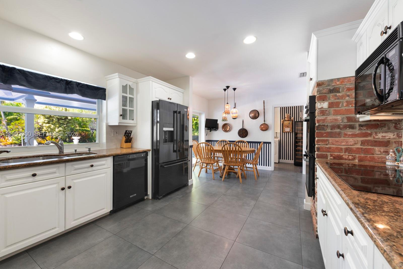 7751 Palmetto Ct Pinecrest, FL 33156