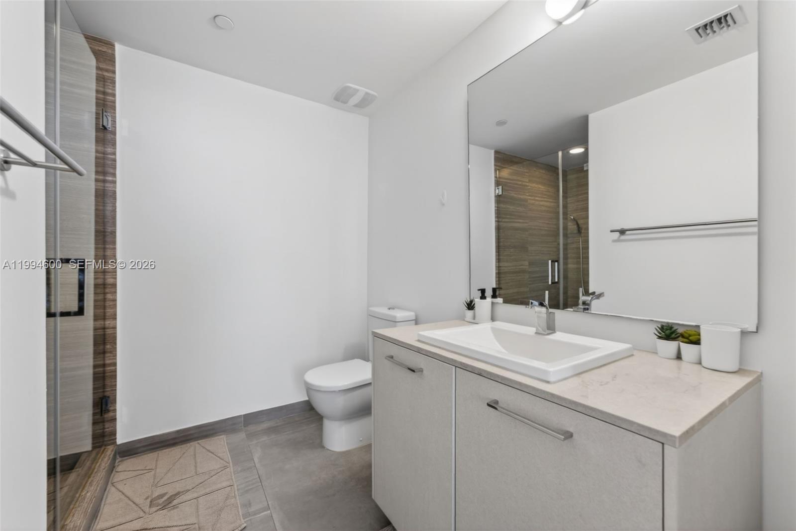 image 1010 Brickell32