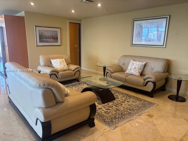 100 Lincoln Rd #PH4 Miami Beach, FL 33139