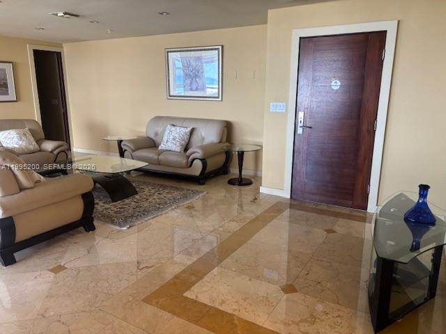 100 Lincoln Rd #PH4 Miami Beach, FL 33139